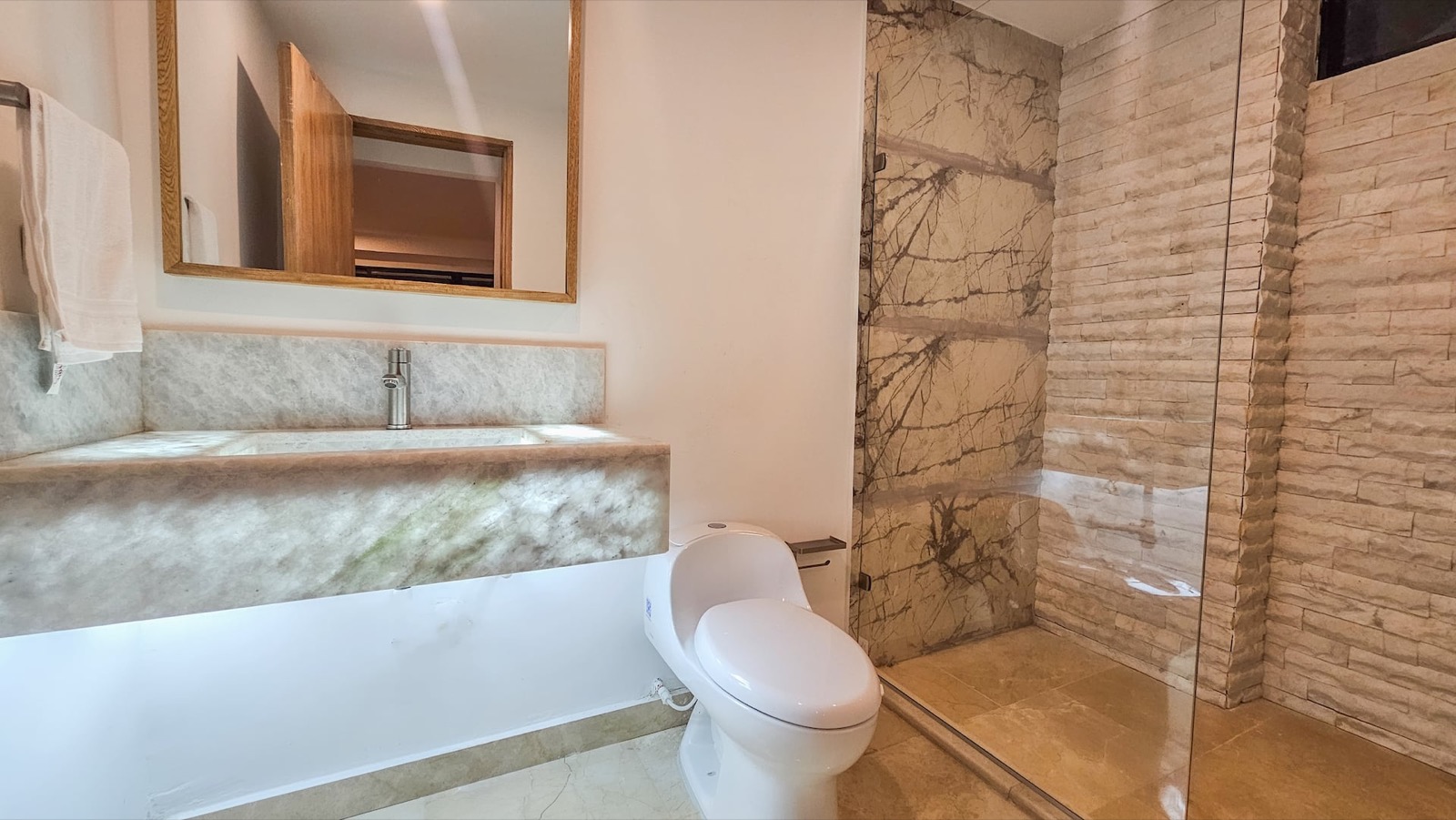 Luxury 12 Bedroom Villa in Bocagrande Full Photo 45