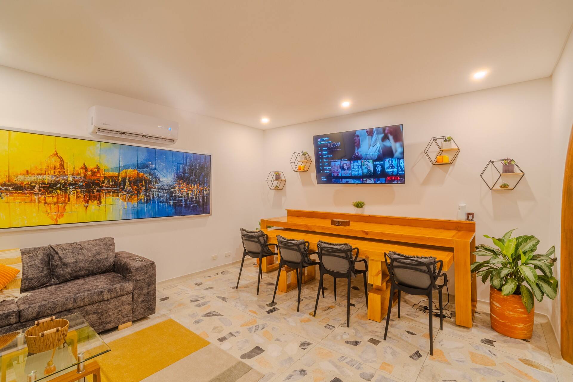 5BR Luxury Villa w/ Pool & Hot Tub by Old City Full Photo 7