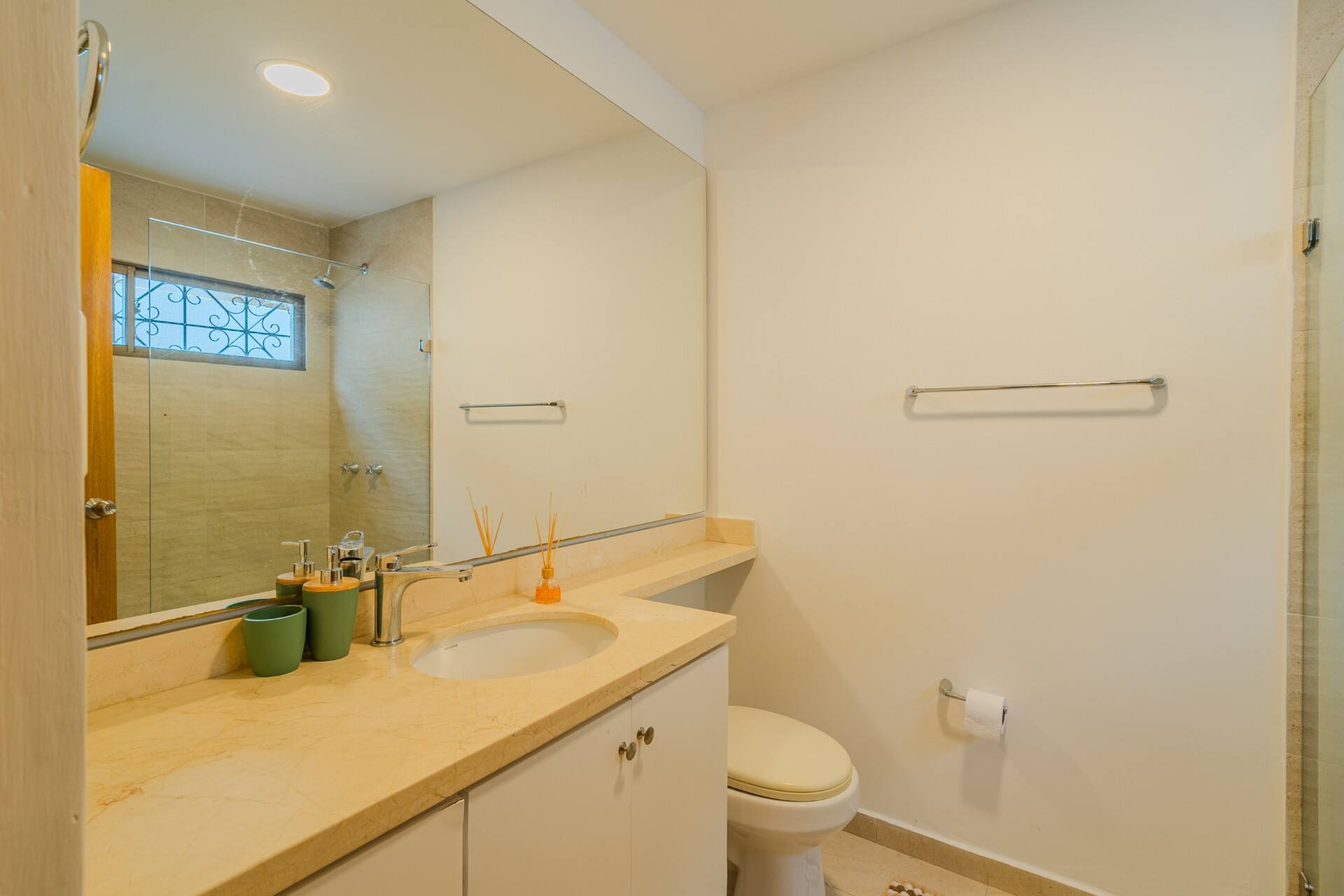 5BR Luxury Villa w/ Pool & Hot Tub by Old City Full Photo 17