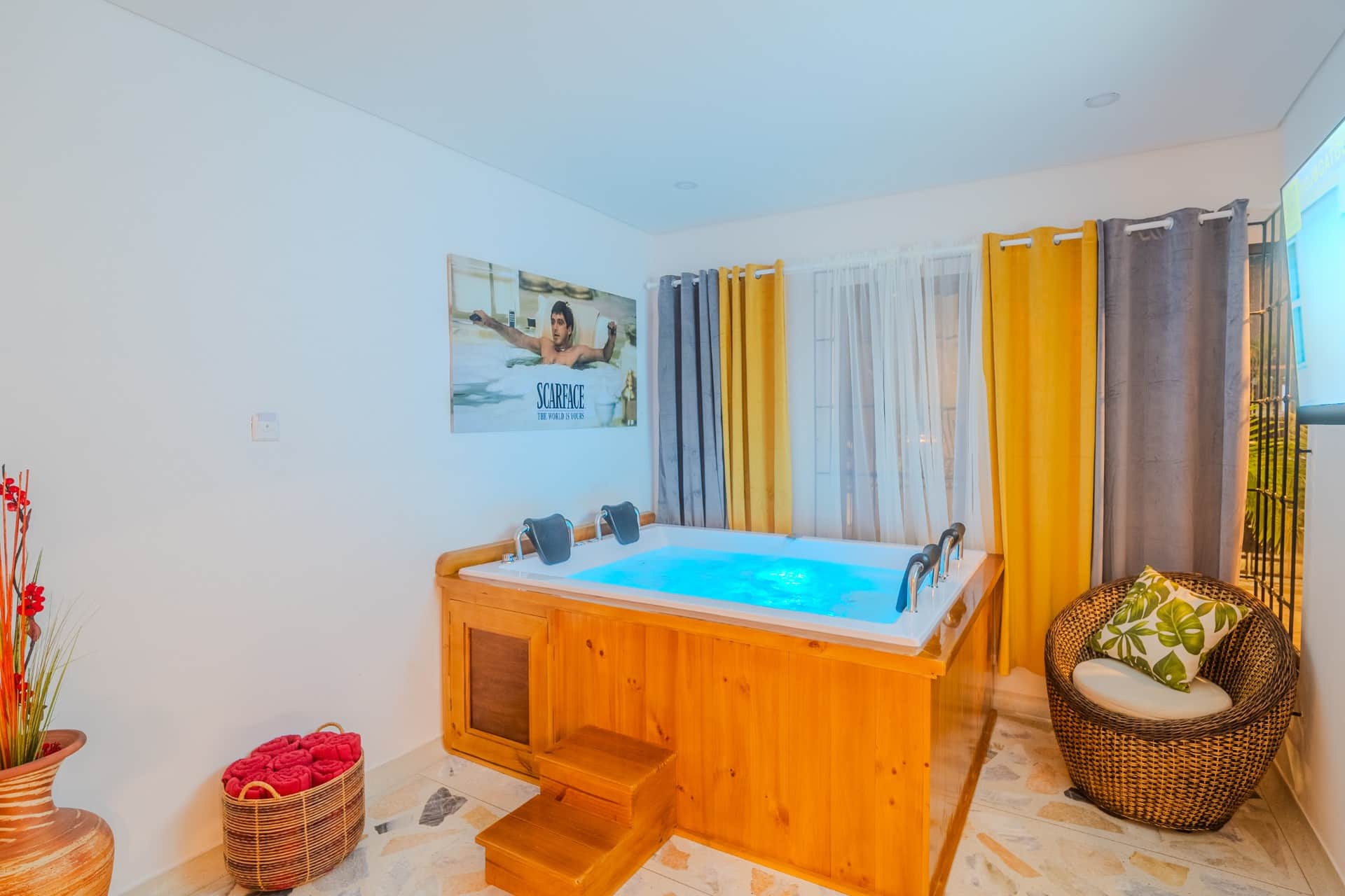 5BR Luxury Villa w/ Pool & Hot Tub by Old City Full Photo 18