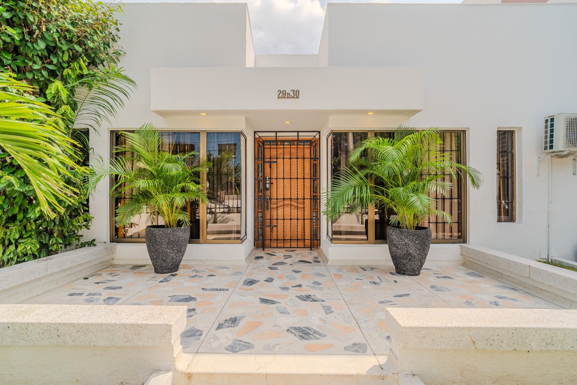 5BR Luxury Villa w/ Pool & Hot Tub by Old City Full Photo 21