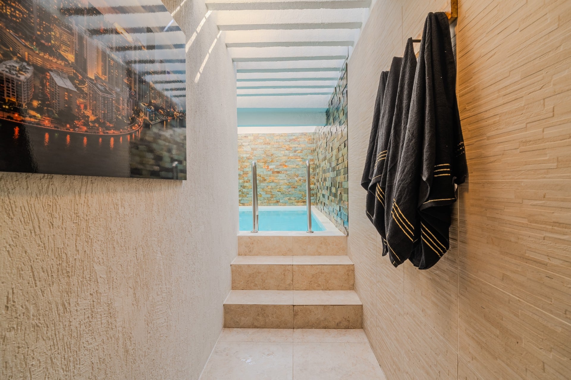 5BR Luxury Villa w/ Pool & Hot Tub by Old City Full Photo 29