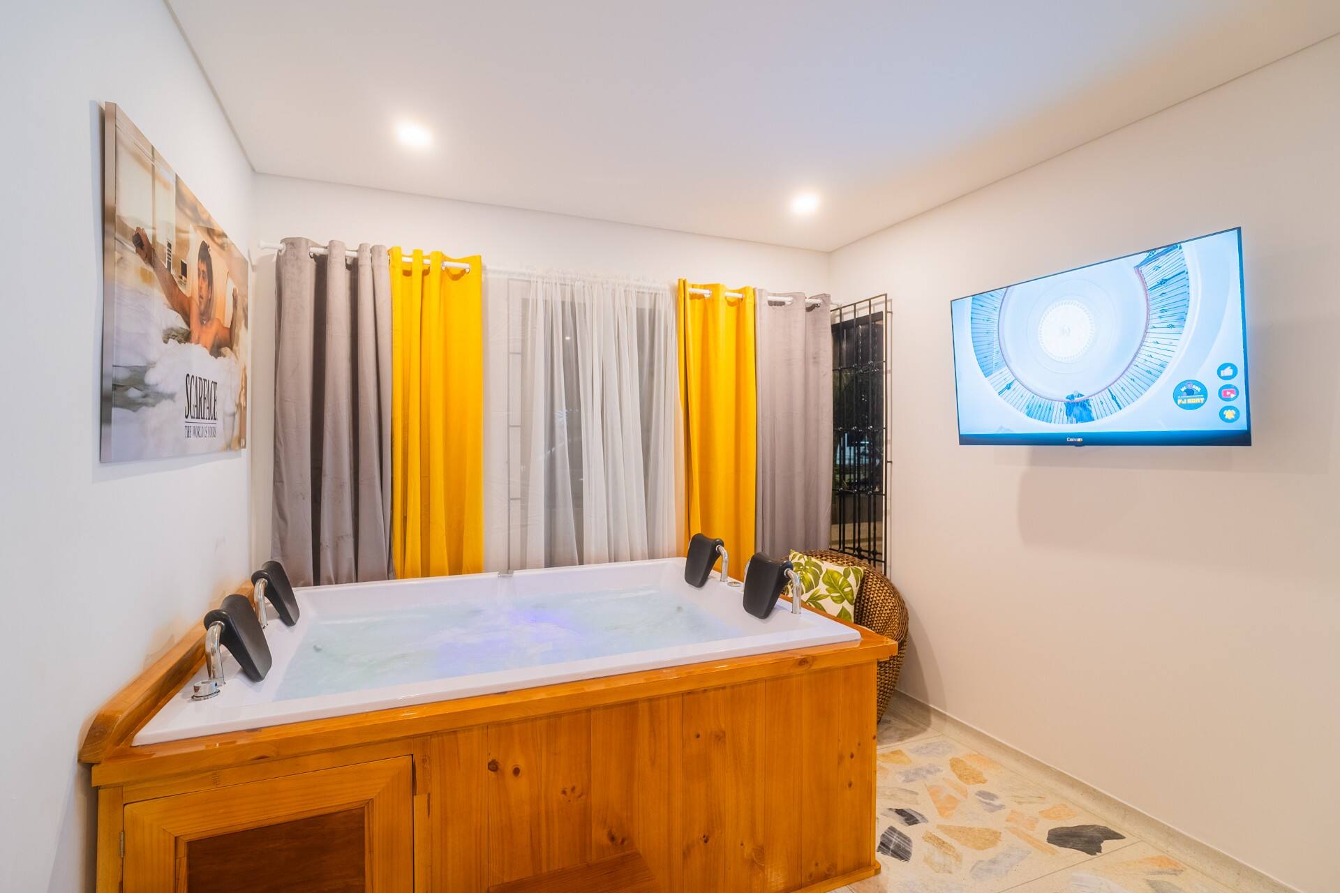5BR Luxury Villa w/ Pool & Hot Tub by Old City Full Photo 31