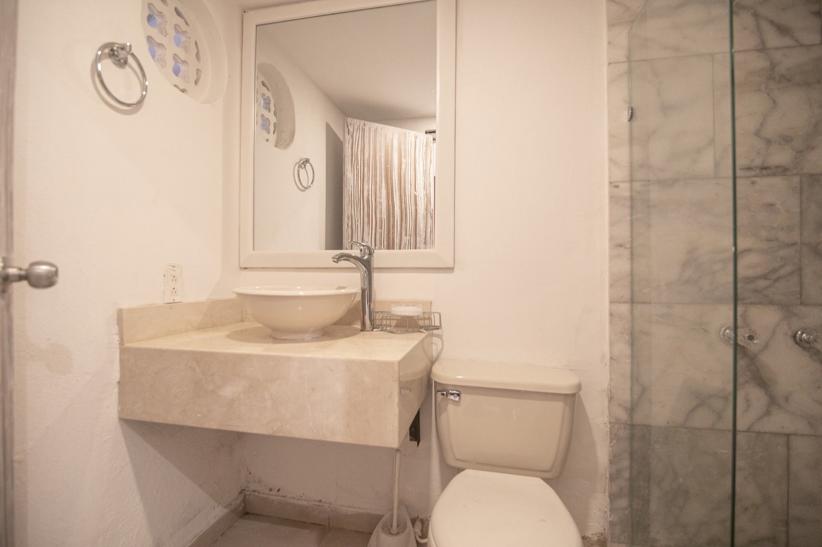 7 Bedroom Beautiful Mansion OldCity Just Renovated Full Photo 20