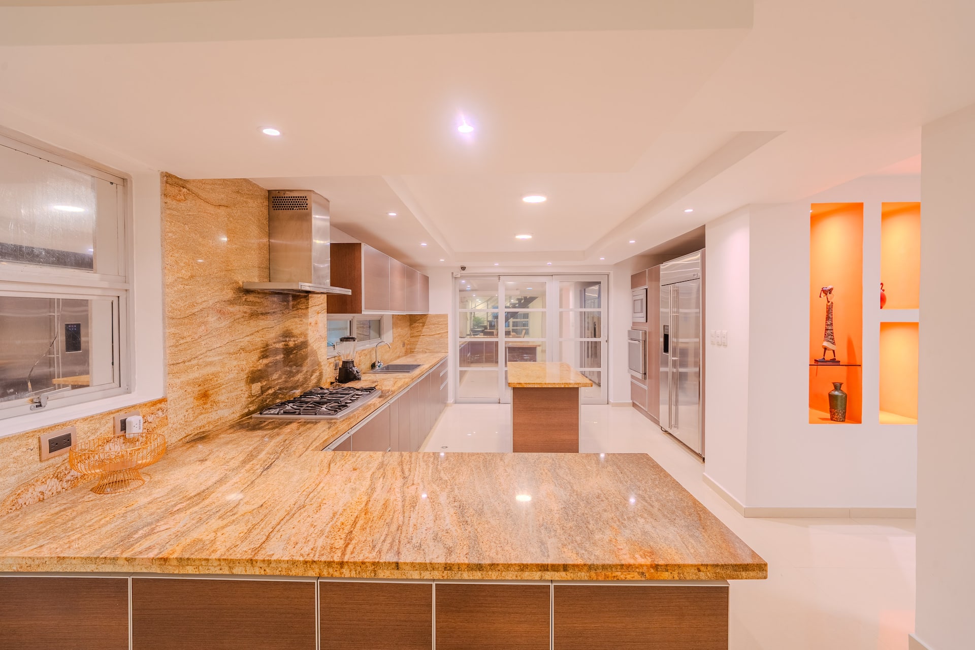 Encanto Mansion: 6BR Luxury Stay Near Walled City Full Photo 9