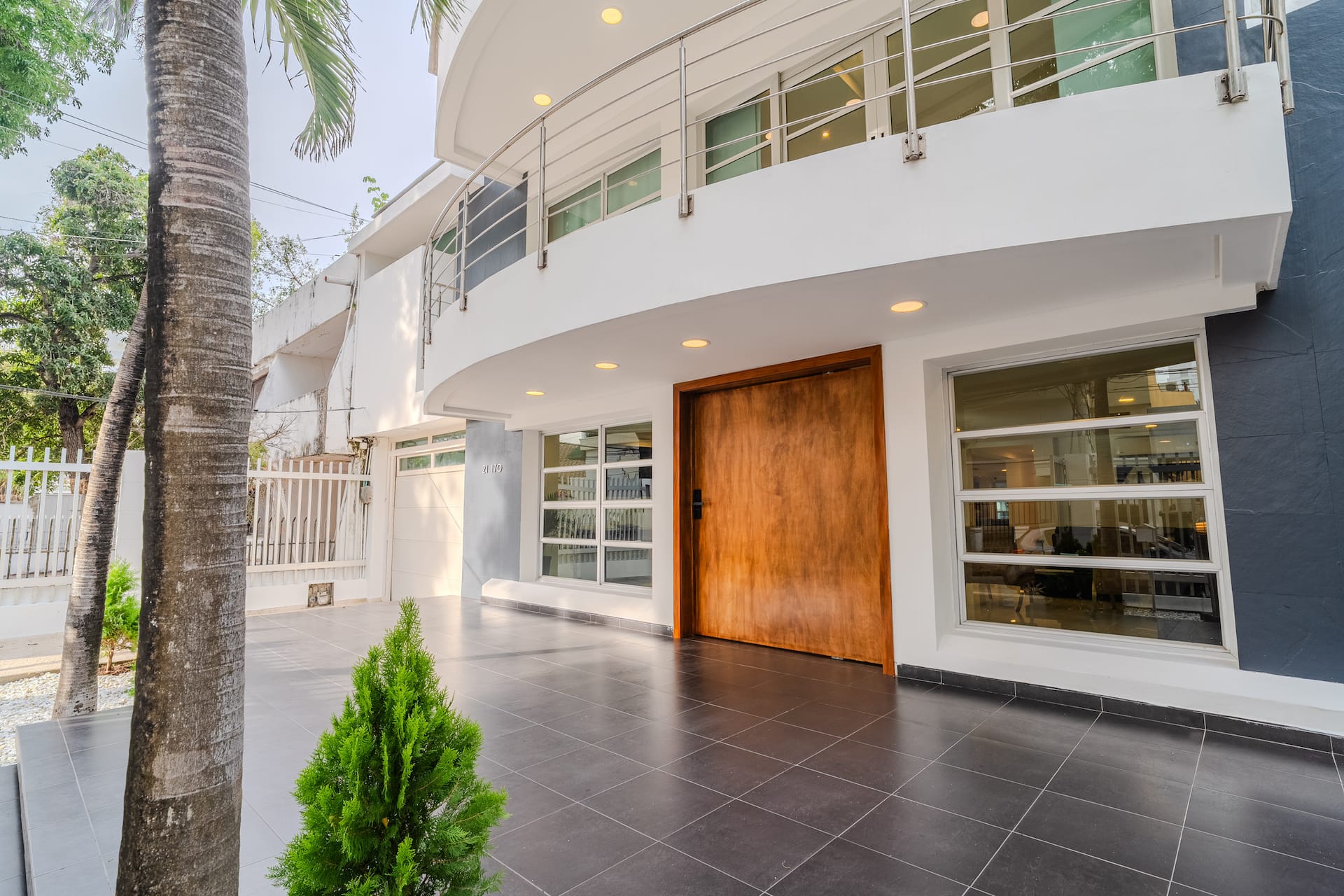 Encanto Mansion: 6BR Luxury Stay Near Walled City Full Photo 15