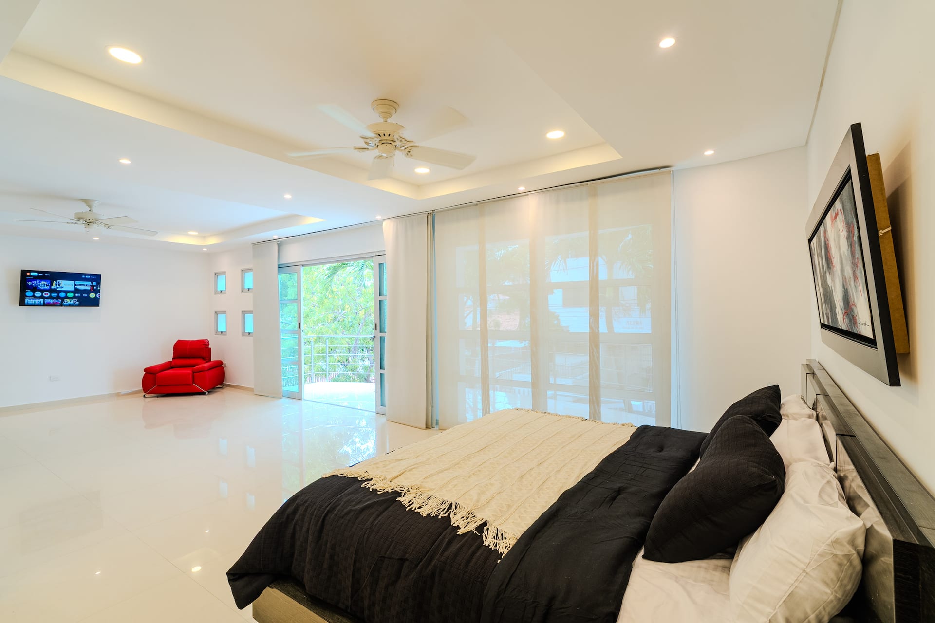 Encanto Mansion: 6BR Luxury Stay Near Walled City Full Photo 17