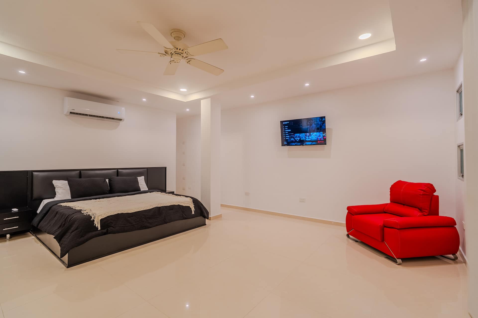 Encanto Mansion: 6BR Luxury Stay Near Walled City Full Photo 23