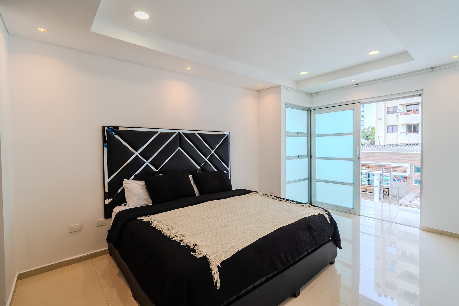 Encanto Mansion: 6BR Luxury Stay Near Walled City Full Photo 34
