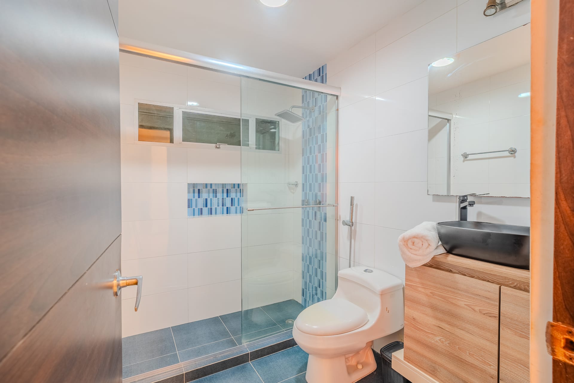 Encanto Mansion: 6BR Luxury Stay Near Walled City Full Photo 39