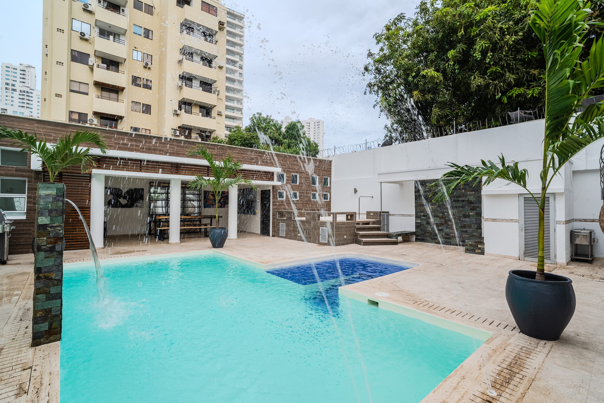 Encanto Mansion: 6BR Luxury Stay Near Walled City Full Photo 42