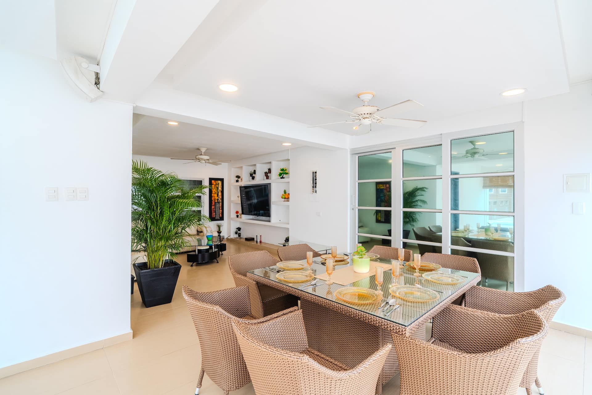 Encanto Mansion: 6BR Luxury Stay Near Walled City Full Photo 43