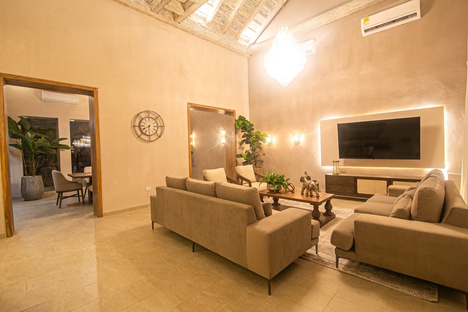 Luxury 4 Bed Old City Villa newly renovated 2024 Photo 4