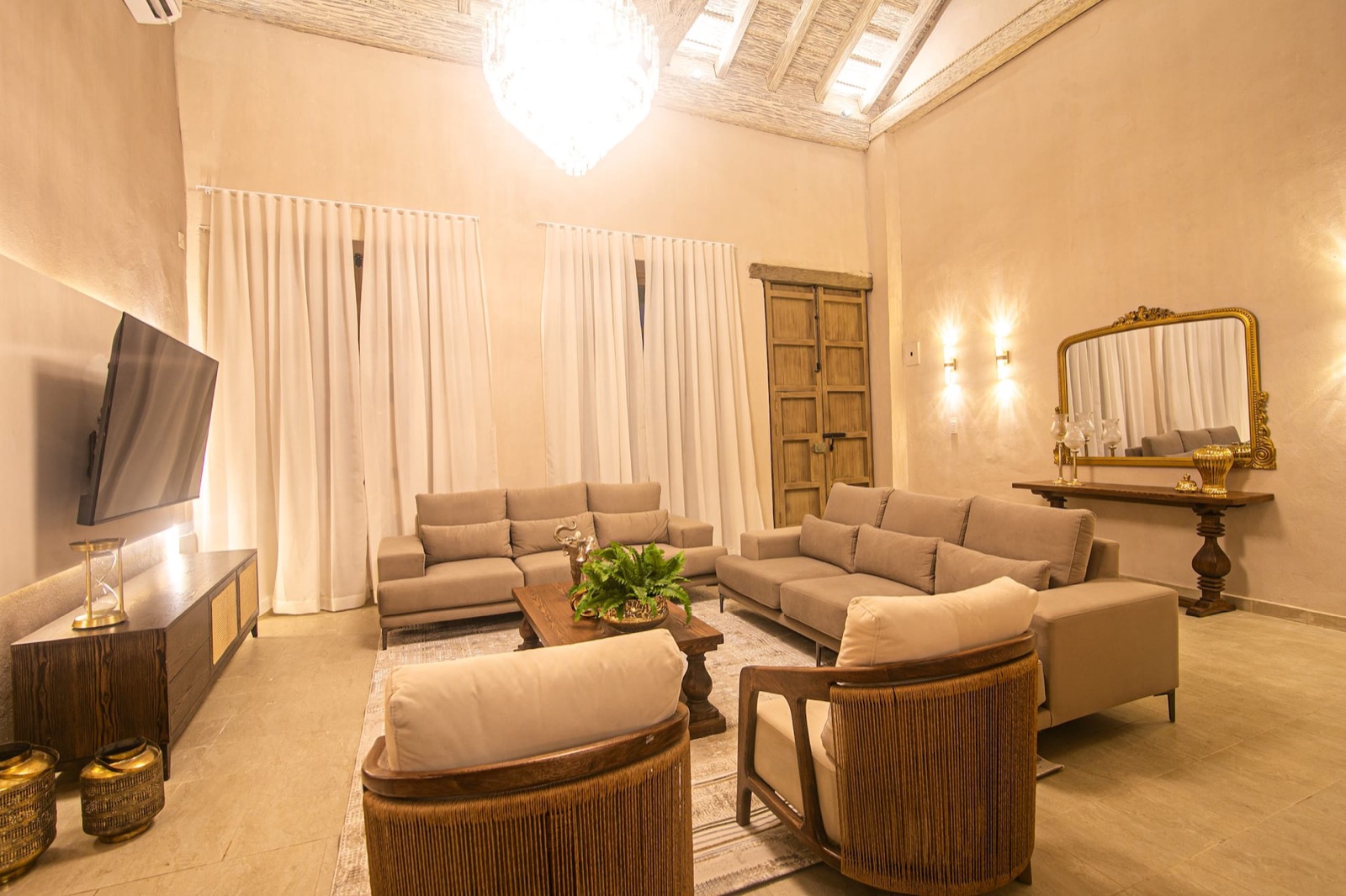 Luxury 4 Bed Old City Villa newly renovated 2024 Full Photo 7