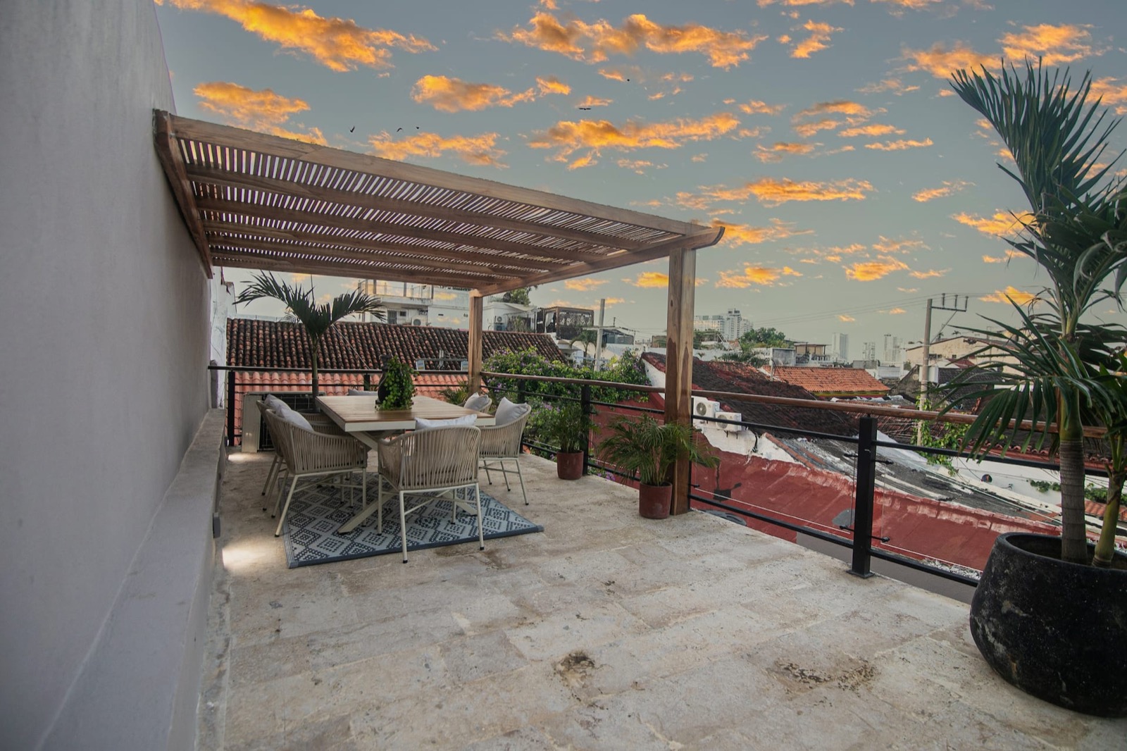 Luxury 4 Bed Old City Villa newly renovated 2024 Full Photo 13