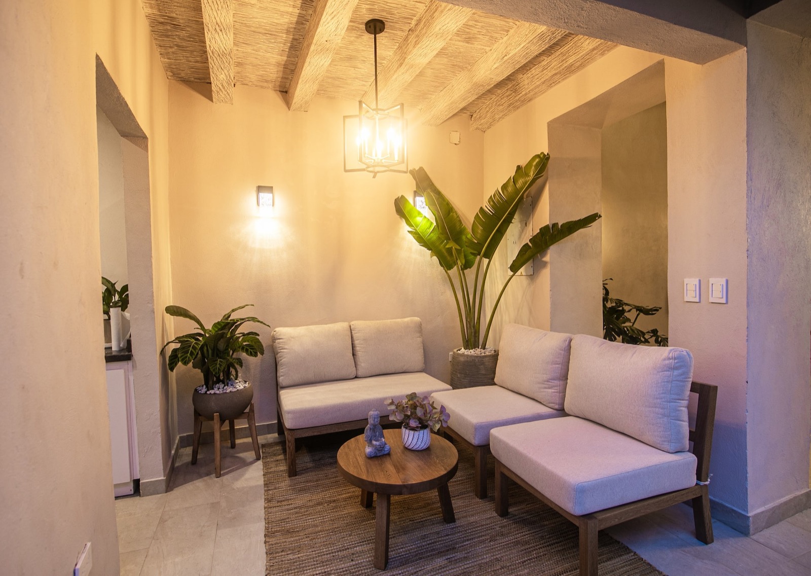 Luxury 4 Bed Old City Villa newly renovated 2024 Full Photo 14