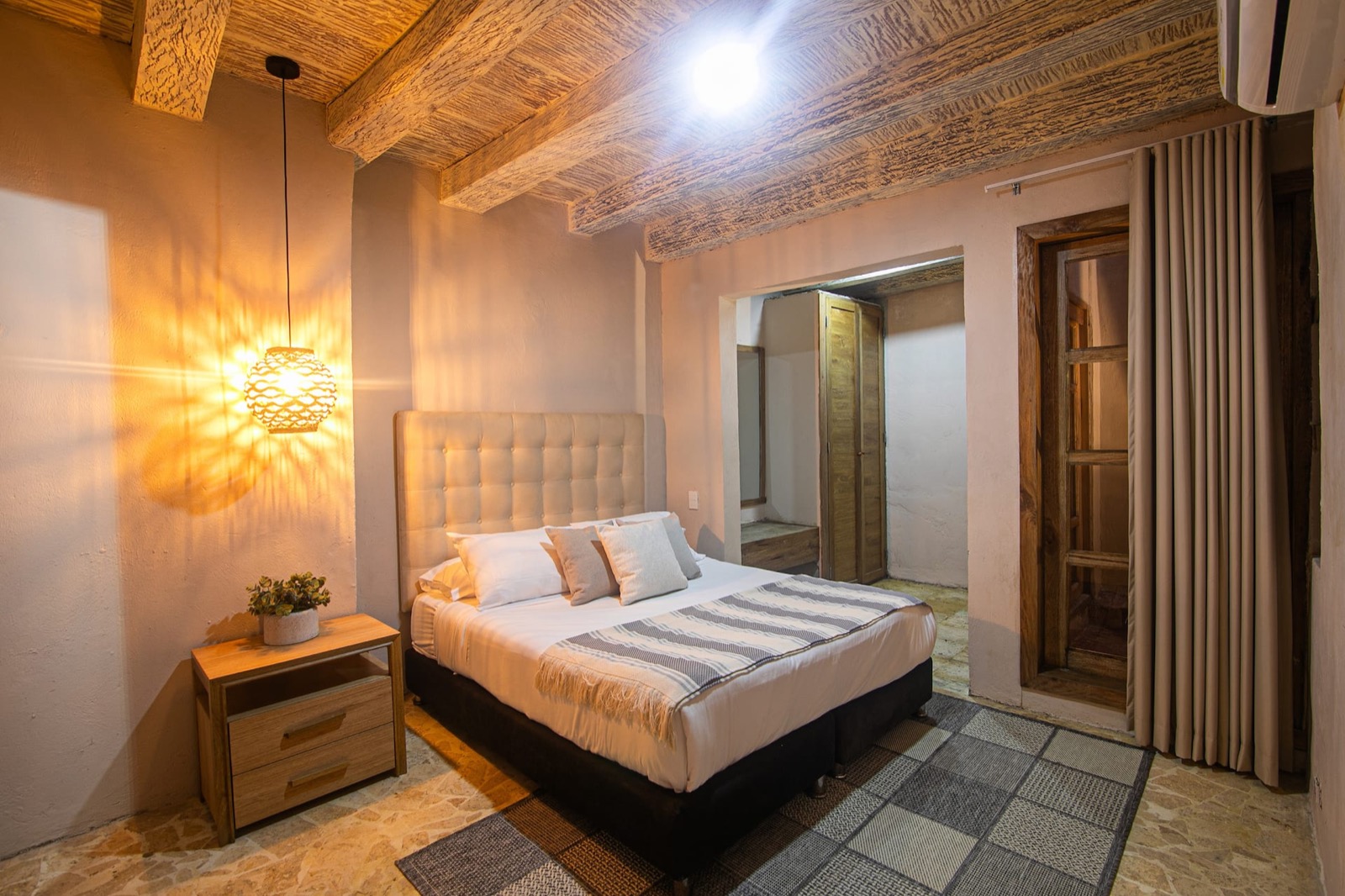 Luxury 4 Bed Old City Villa newly renovated 2024 Full Photo 19