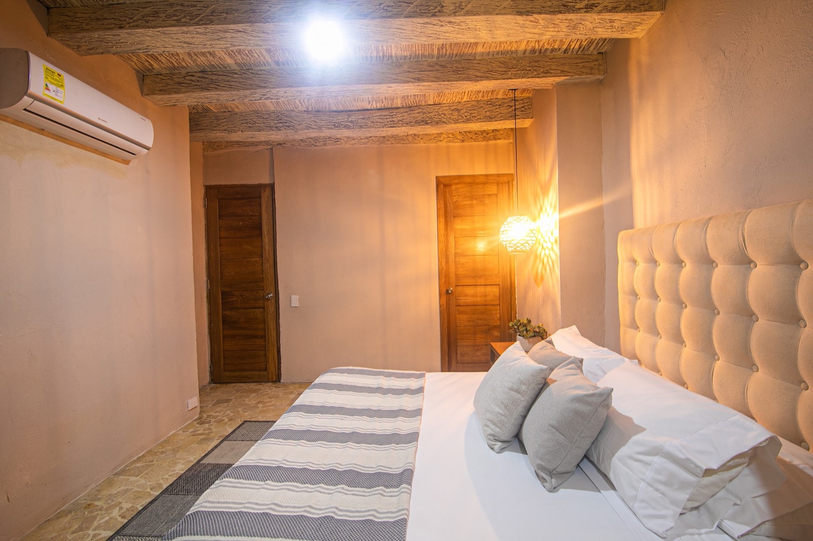 Luxury 4 Bed Old City Villa newly renovated 2024 Full Photo 20