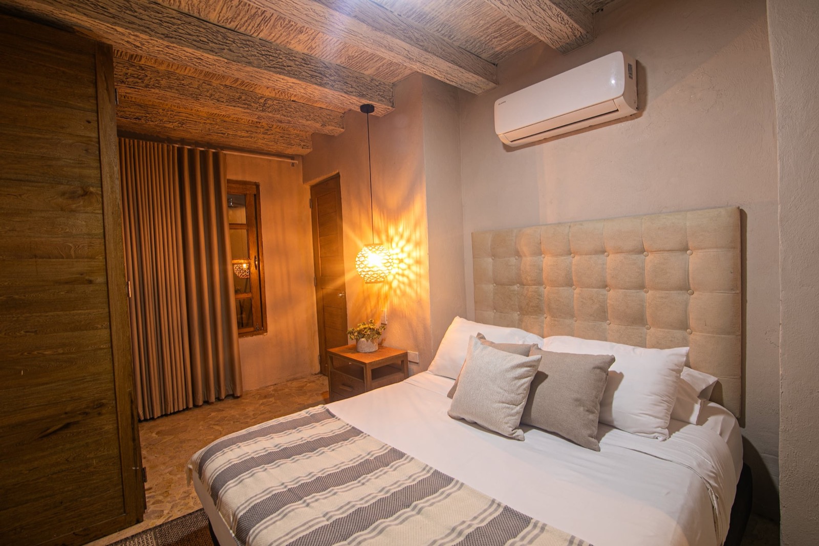 Luxury 4 Bed Old City Villa newly renovated 2024 Full Photo 22