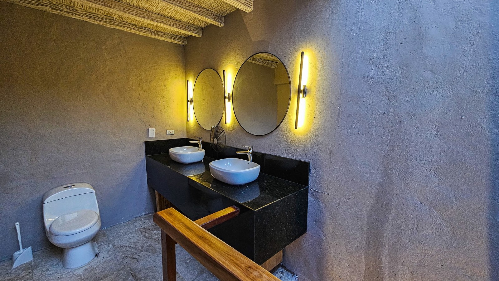 Luxury 4 Bed Old City Villa newly renovated 2024 Full Photo 26