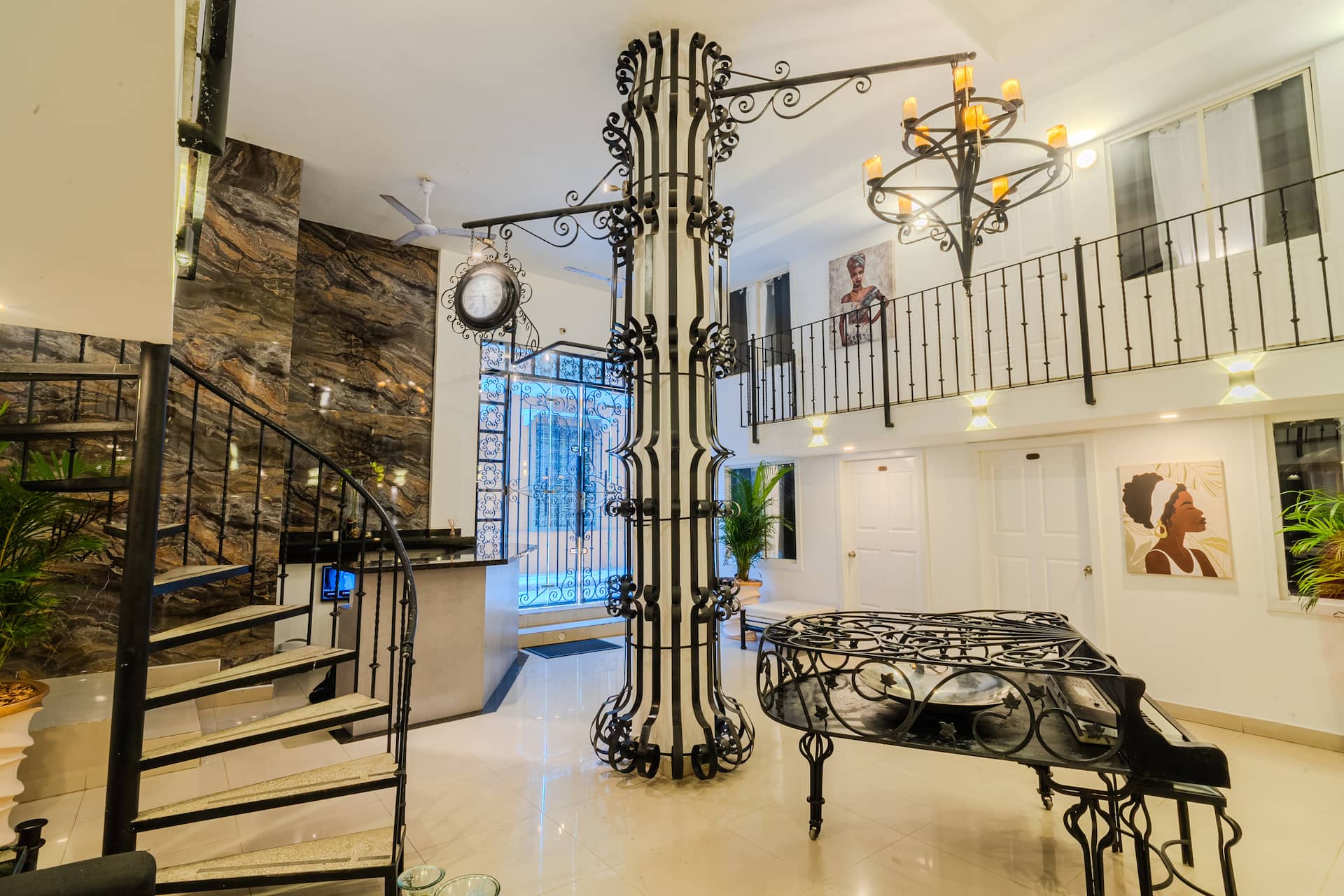 Walled City 9BR Luxury Casa - Jacuzzi & Pool Table Full Photo 9