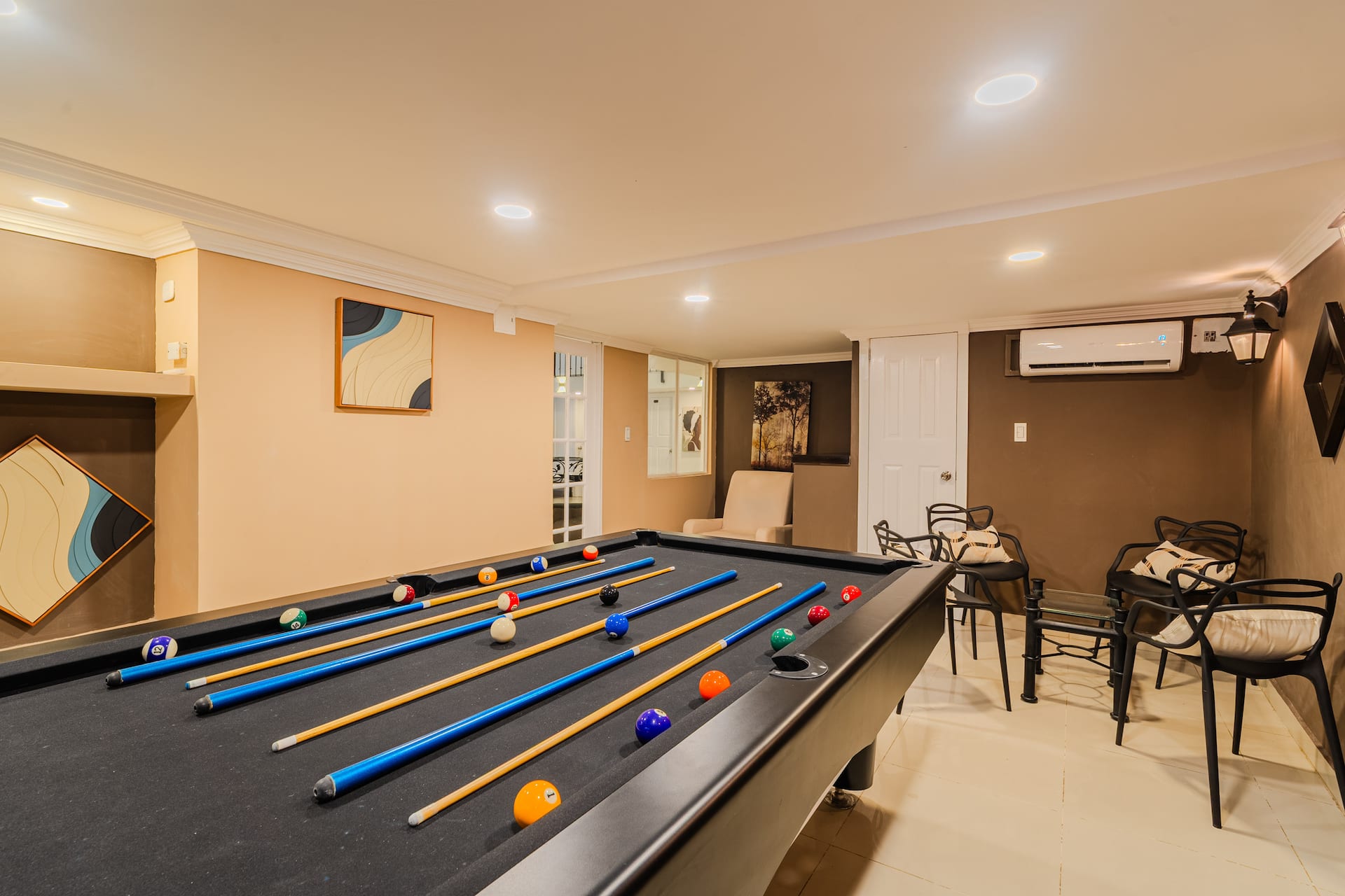 Walled City 9BR Luxury Casa - Jacuzzi & Pool Table Full Photo 11
