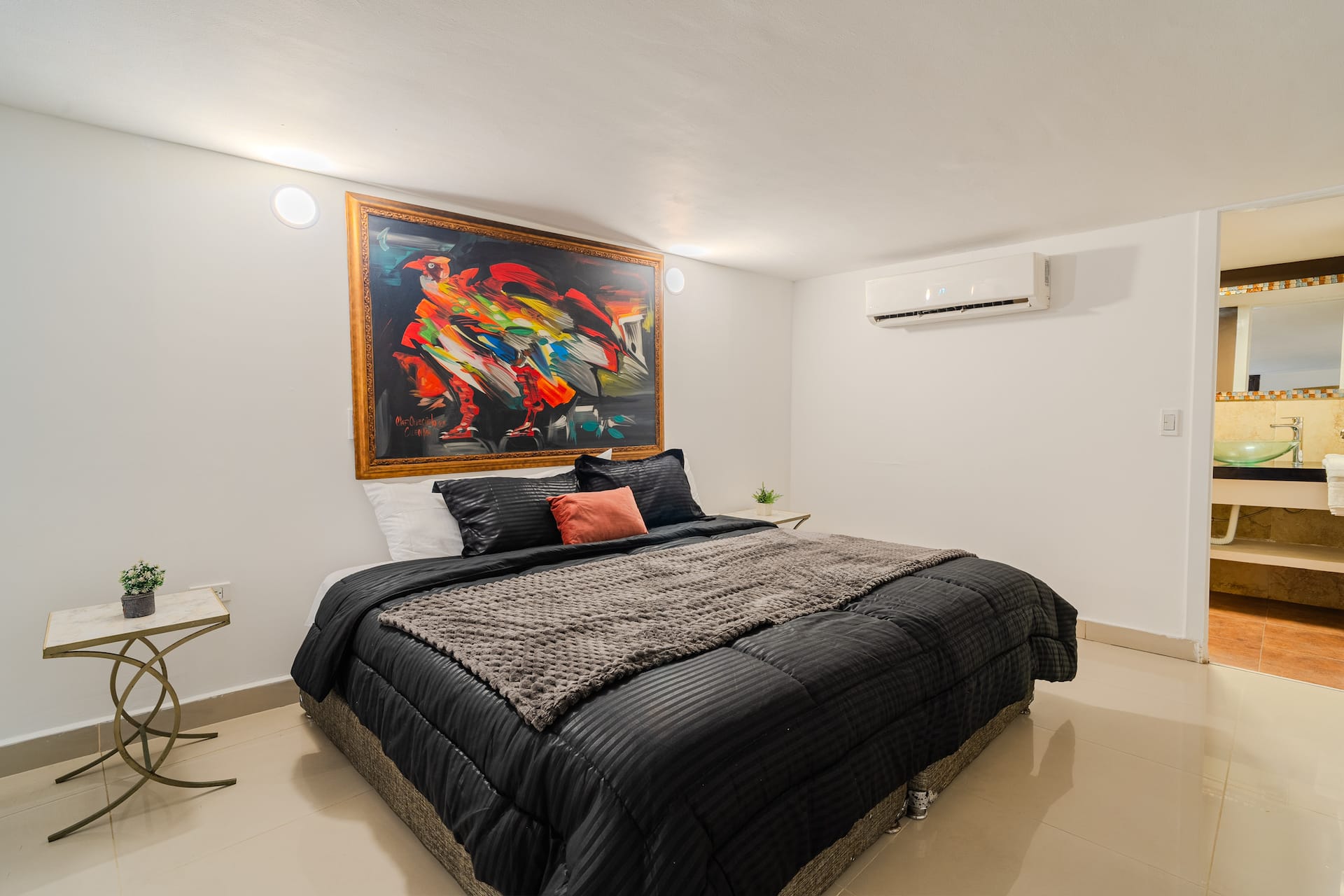 Walled City 9BR Luxury Casa - Jacuzzi & Pool Table Full Photo 14