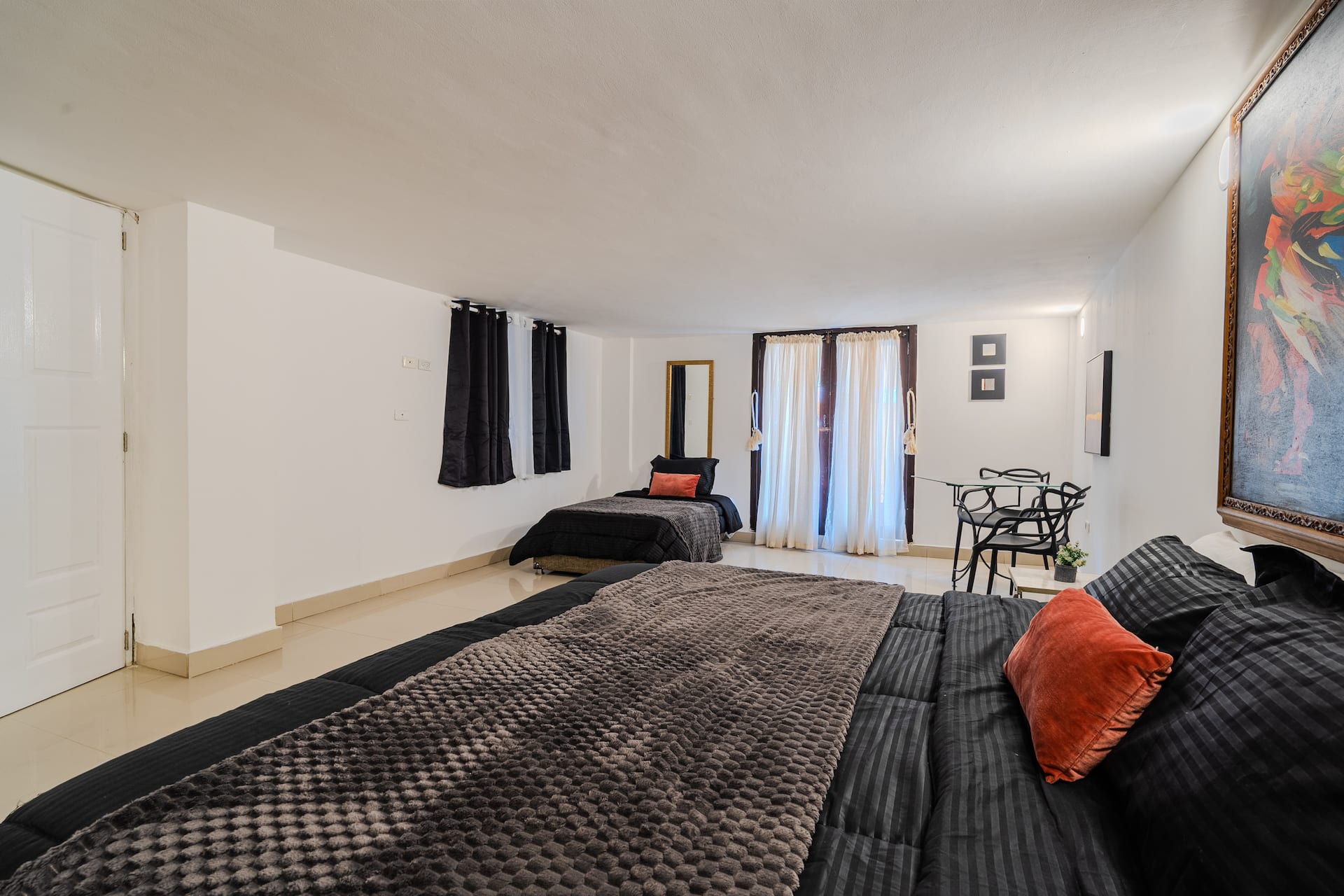 Walled City 9BR Luxury Casa - Jacuzzi & Pool Table Full Photo 15