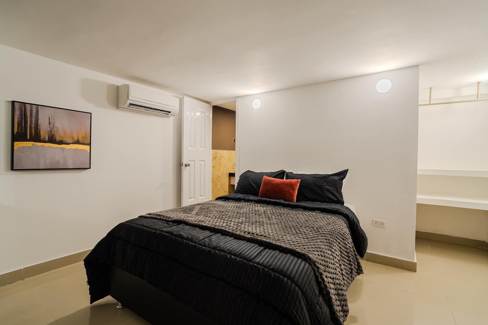 Walled City 9BR Luxury Casa - Jacuzzi & Pool Table Full Photo 22