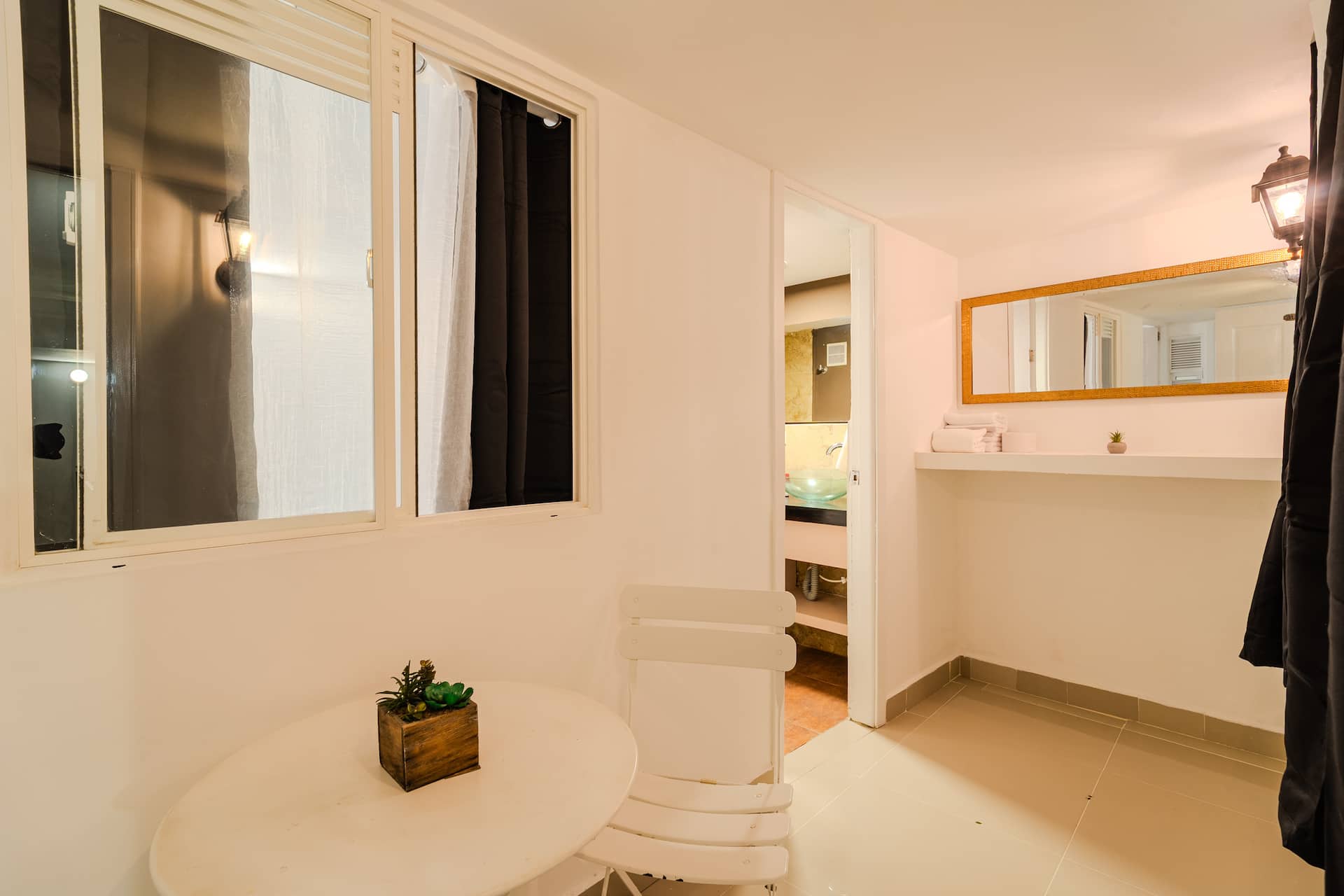 Walled City 9BR Luxury Casa - Jacuzzi & Pool Table Full Photo 24