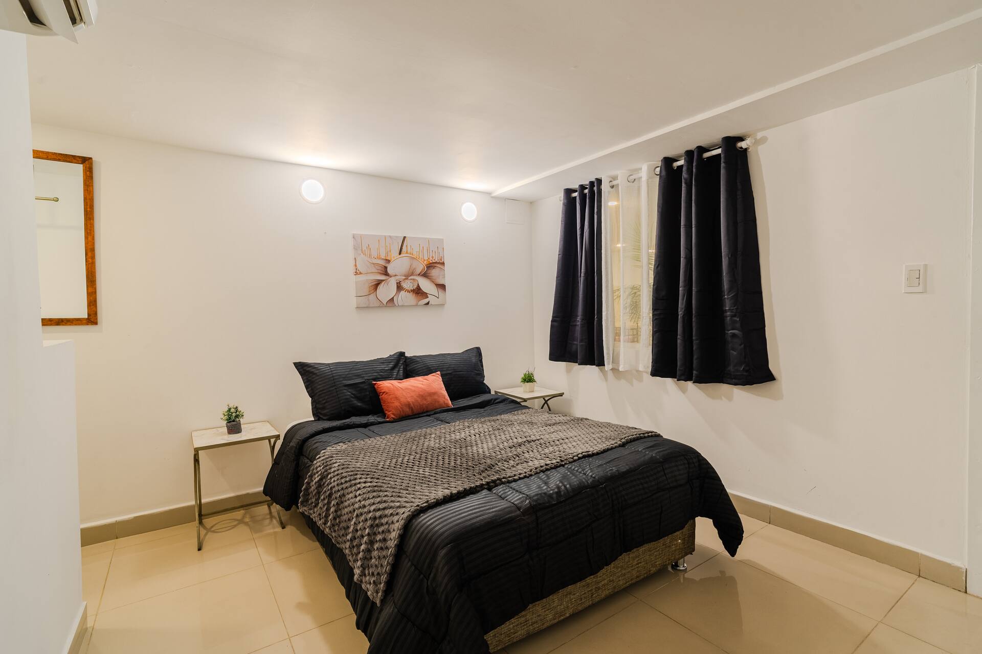 Walled City 9BR Luxury Casa - Jacuzzi & Pool Table Full Photo 40
