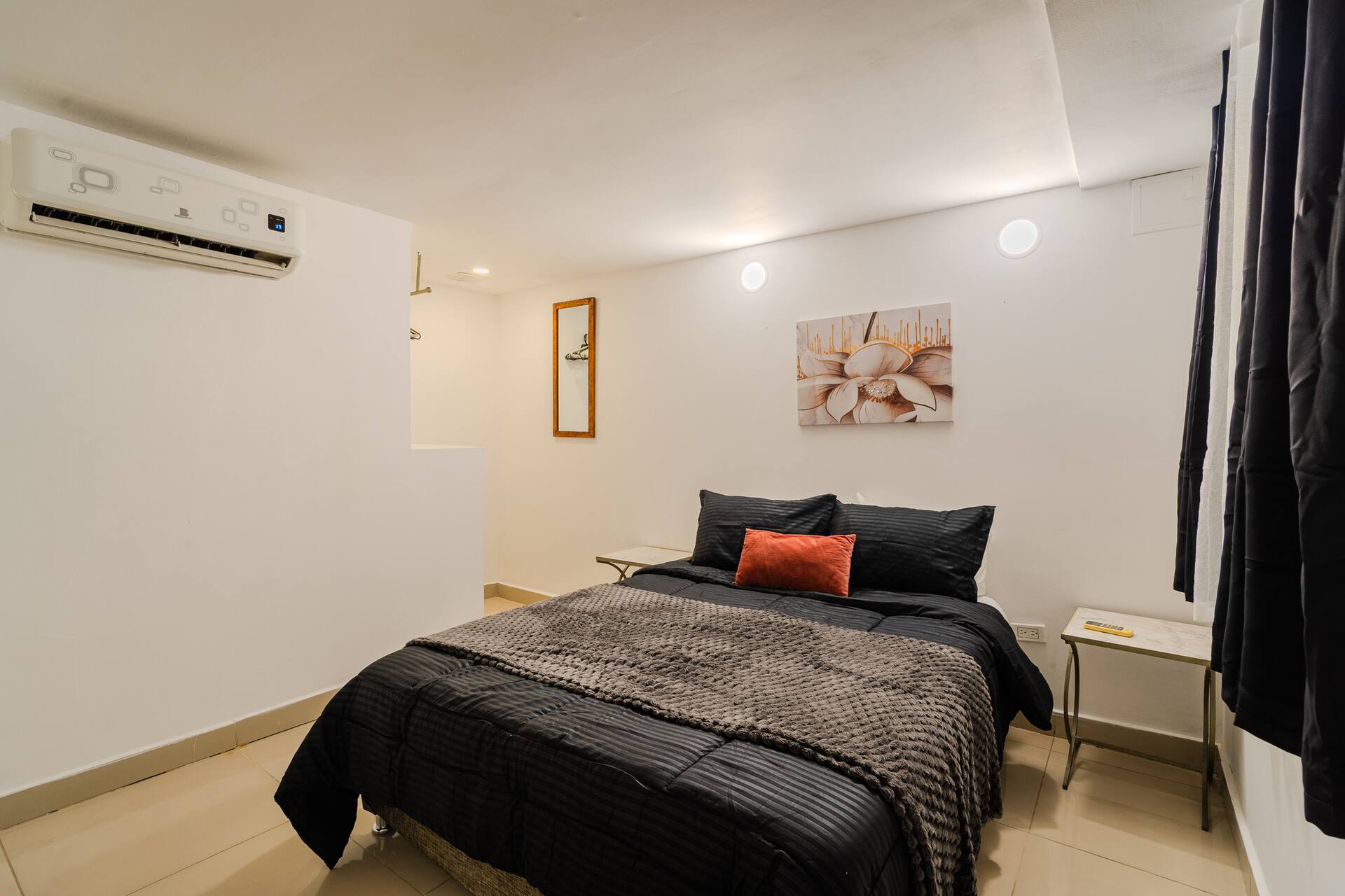 Walled City 9BR Luxury Casa - Jacuzzi & Pool Table Full Photo 41
