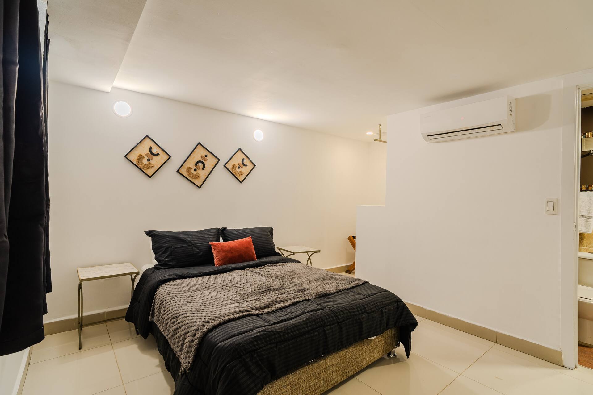 Walled City 9BR Luxury Casa - Jacuzzi & Pool Table Full Photo 42
