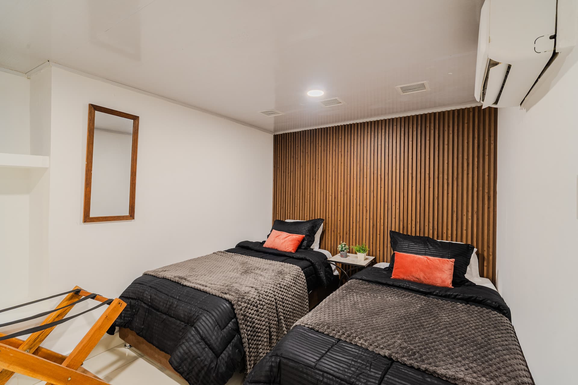 Walled City 9BR Luxury Casa - Jacuzzi & Pool Table Full Photo 48