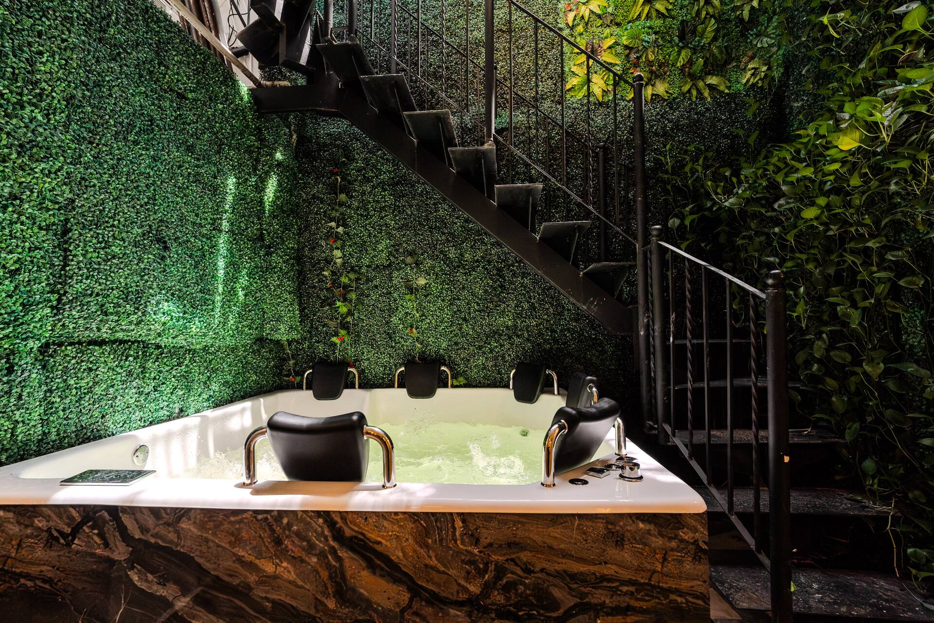 Walled City 9BR Luxury Casa - Jacuzzi & Pool Table Full Photo 52