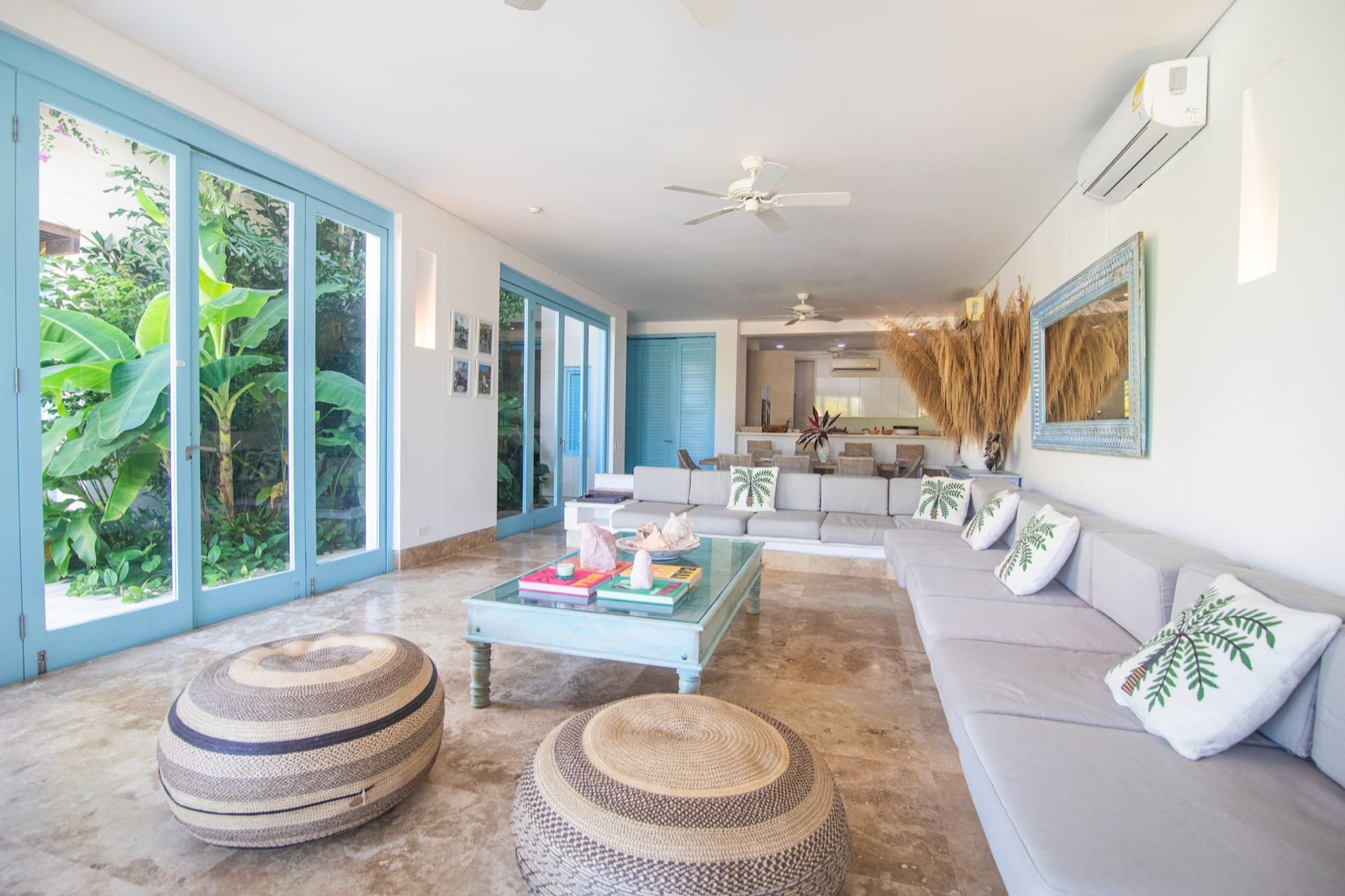 5 Bedroom Luxury Island Beachouse with Full Staff