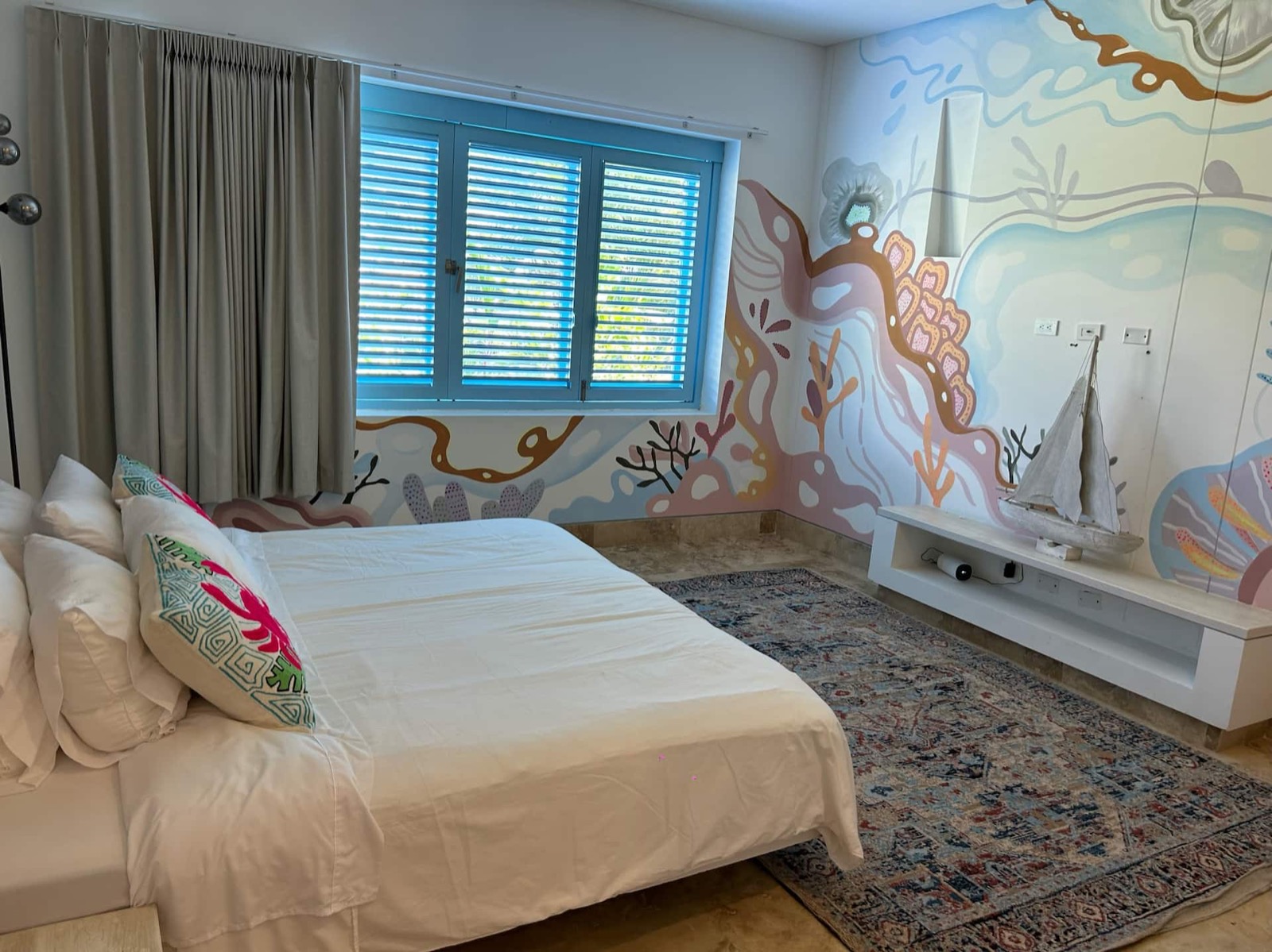 5 Bedroom Luxury Island Beachouse with Full Staff Full Photo 9