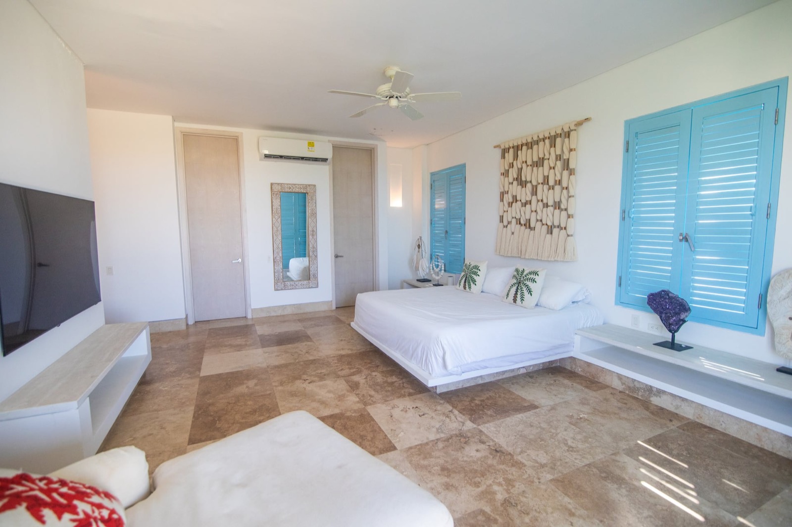 5 Bedroom Luxury Island Beachouse with Full Staff Full Photo 11