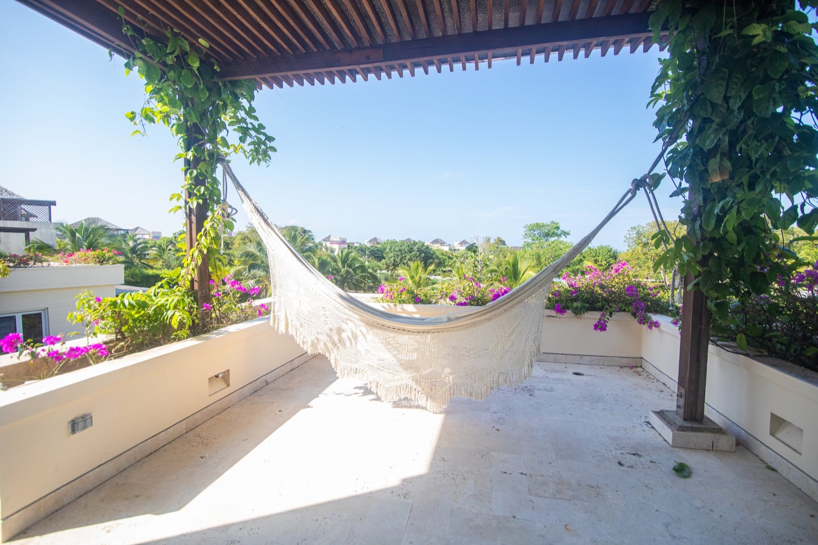 5 Bedroom Luxury Island Beachouse with Full Staff Full Photo 24