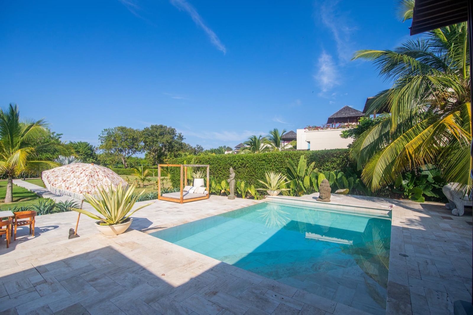 5 Bedroom Luxury Island Beachouse with Full Staff Full Photo 29