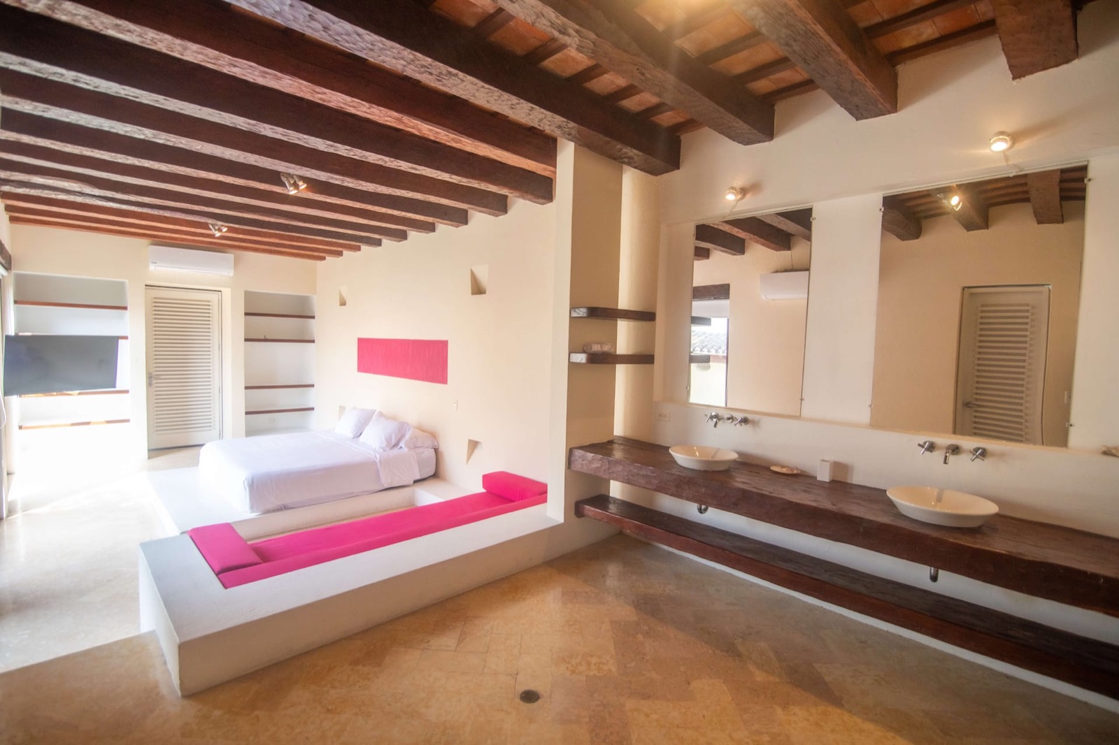 Luxury 9 Bedroom Old City Mansion Full Photo 11