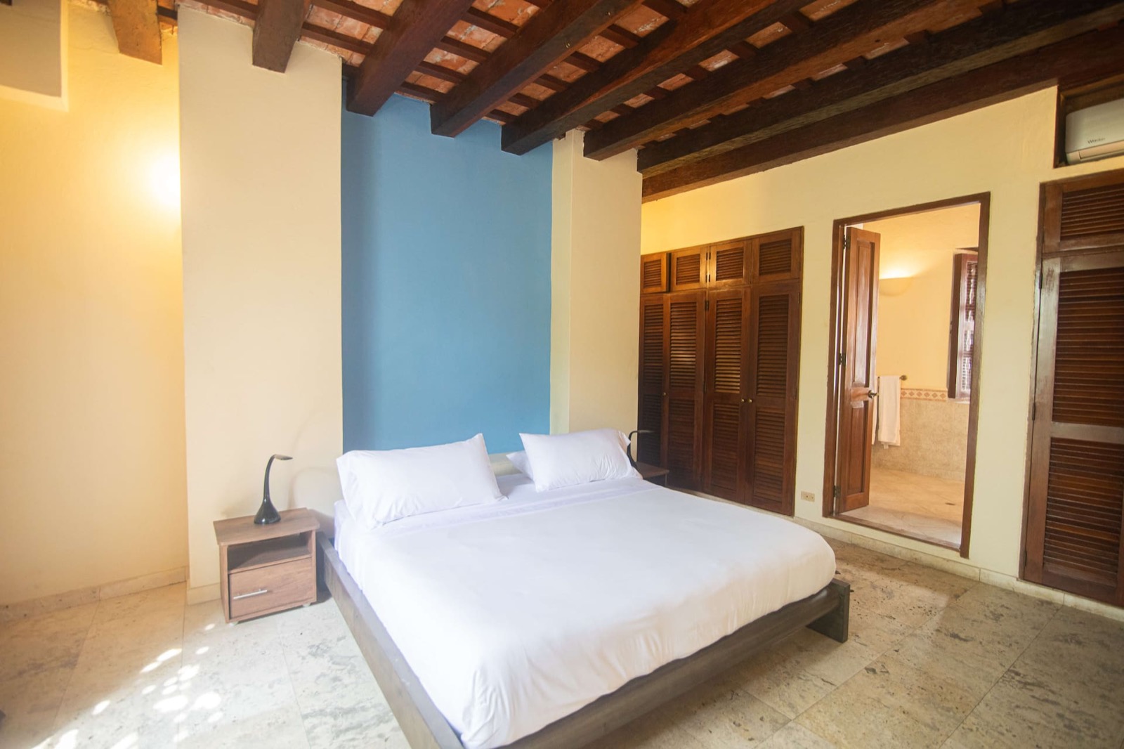 Luxury 9 Bedroom Old City Mansion Full Photo 12