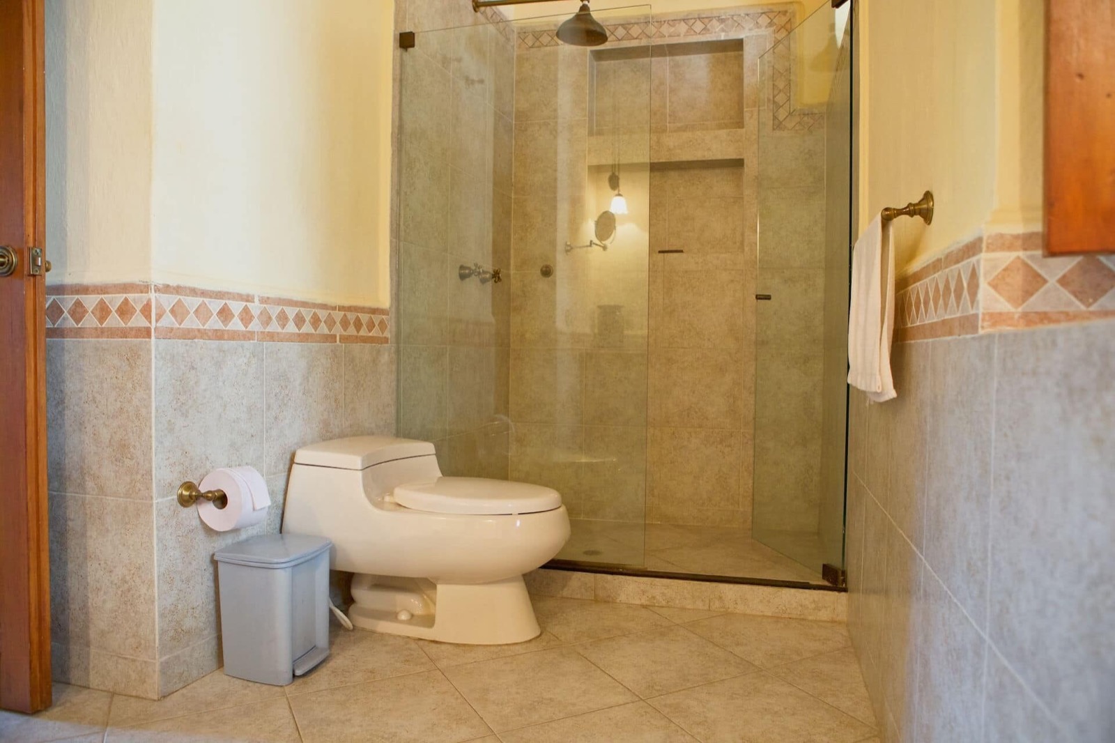 Luxury 9 Bedroom Old City Mansion Full Photo 17