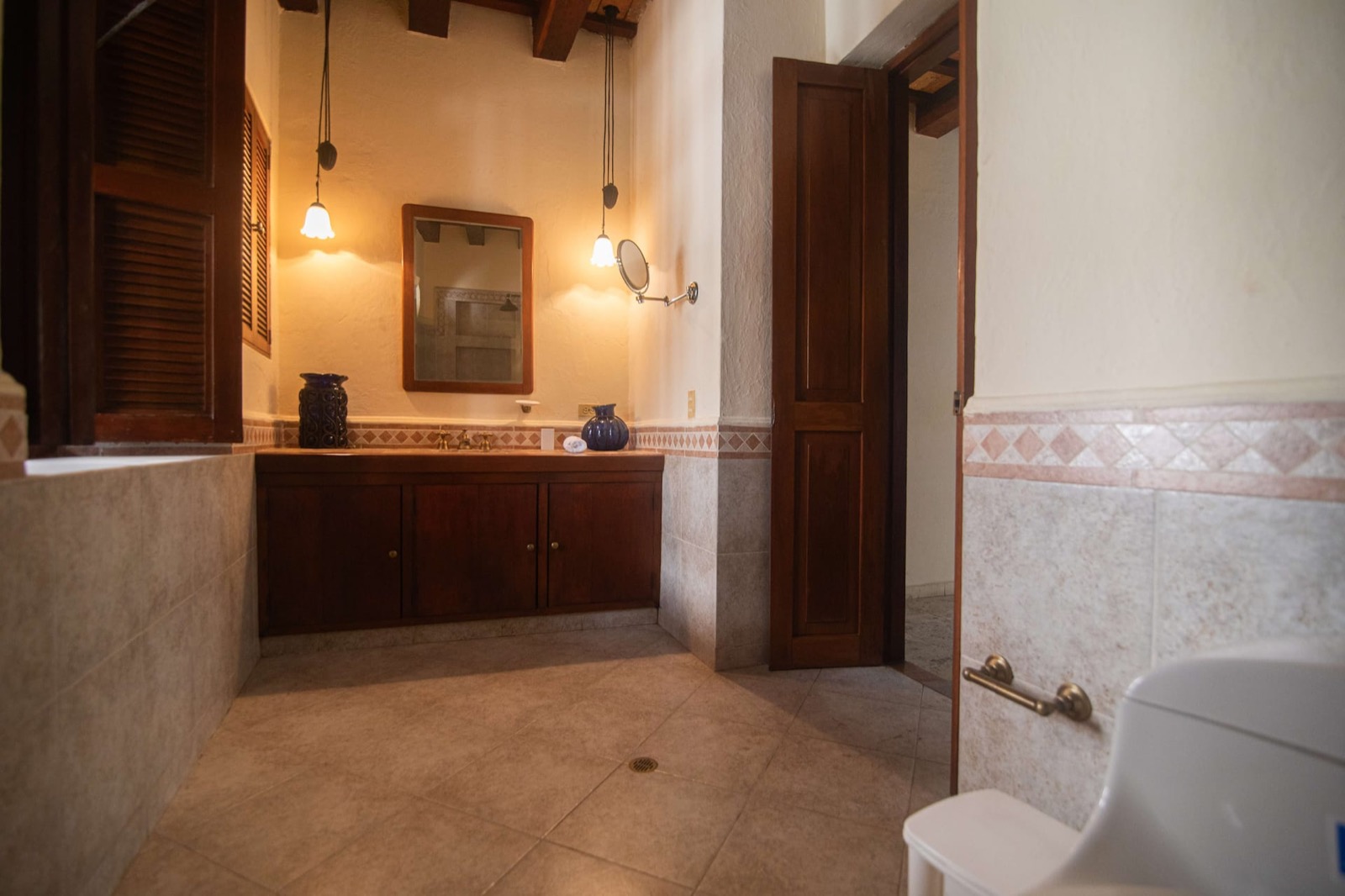 Luxury 9 Bedroom Old City Mansion Full Photo 23