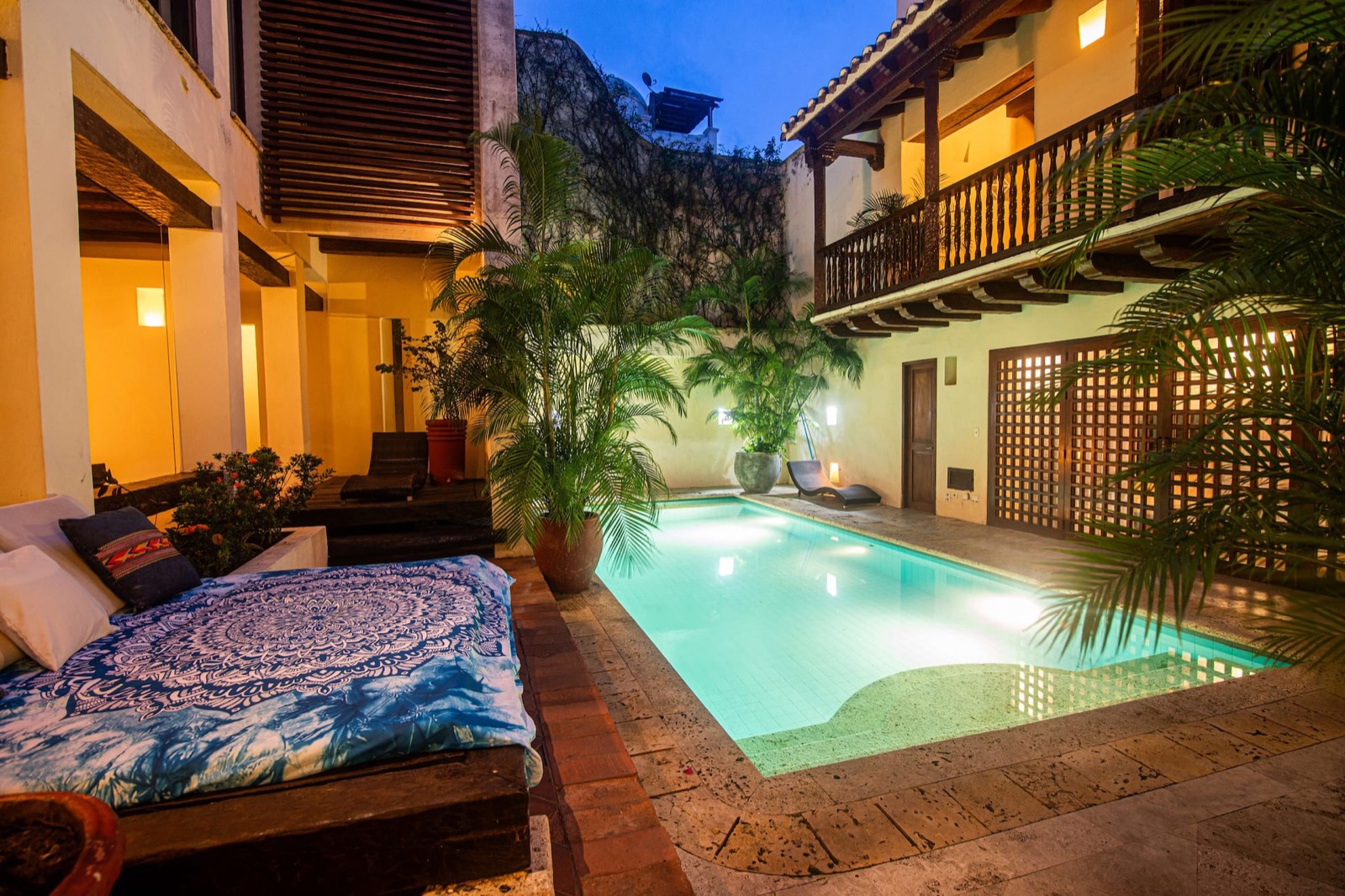 Luxury 9 Bedroom Old City Mansion Full Photo 29