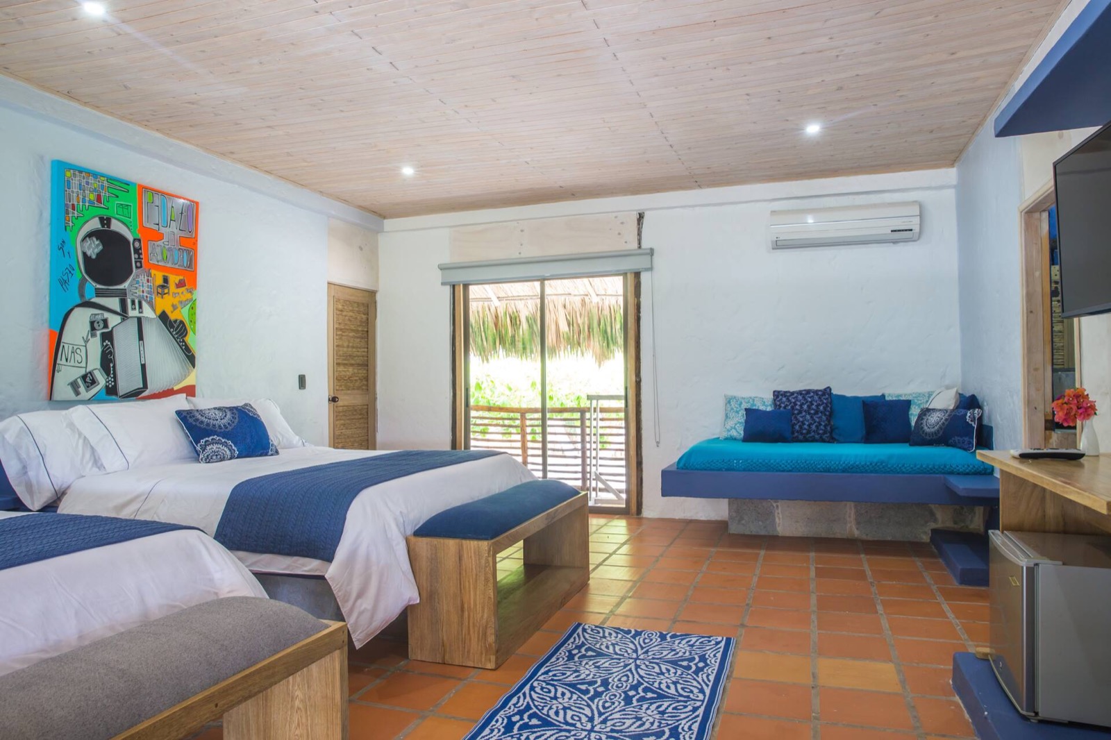 Blue Apple Beach House Mansion Full Photo 25