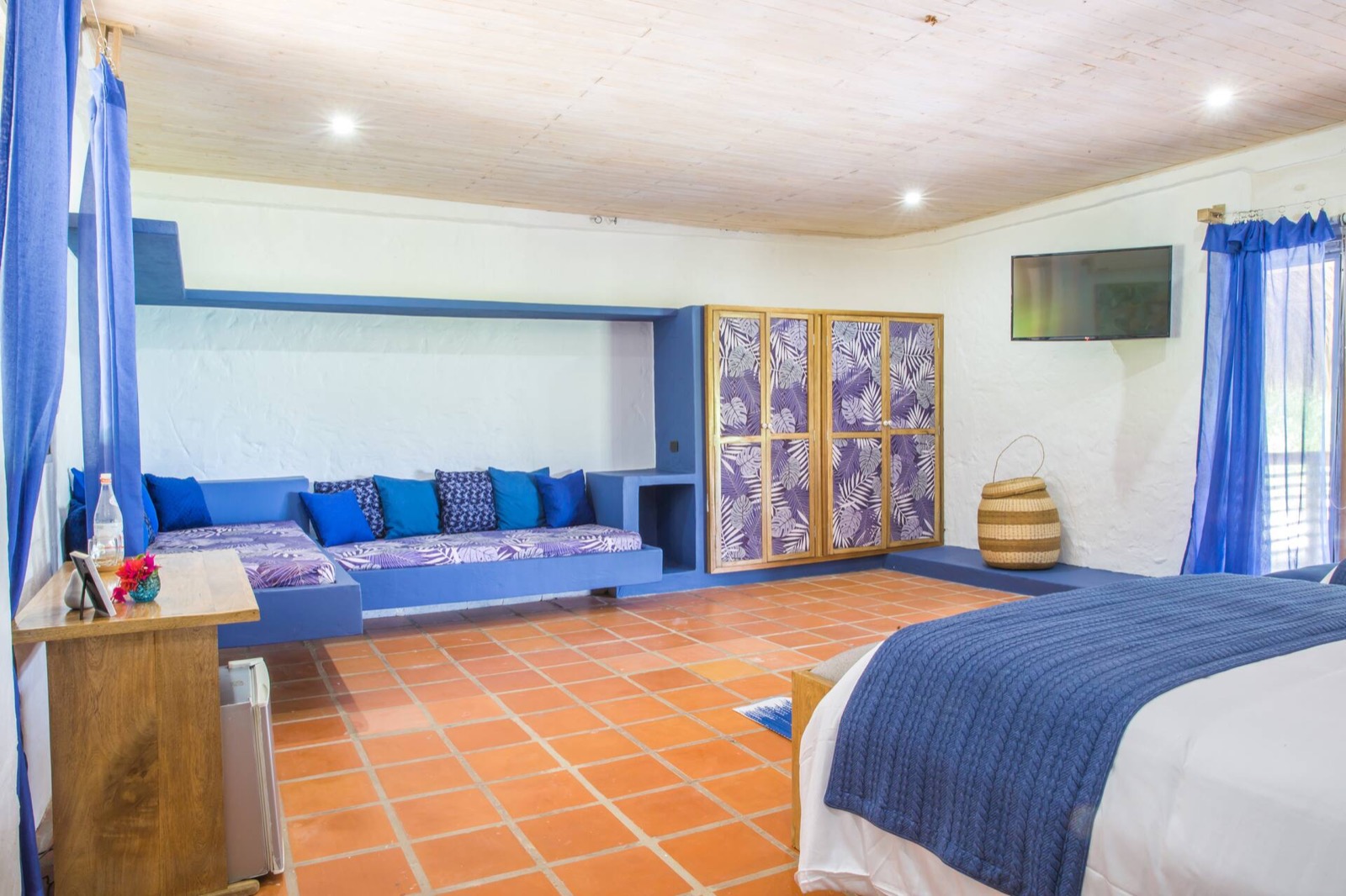 Blue Apple Beach House Mansion Full Photo 34