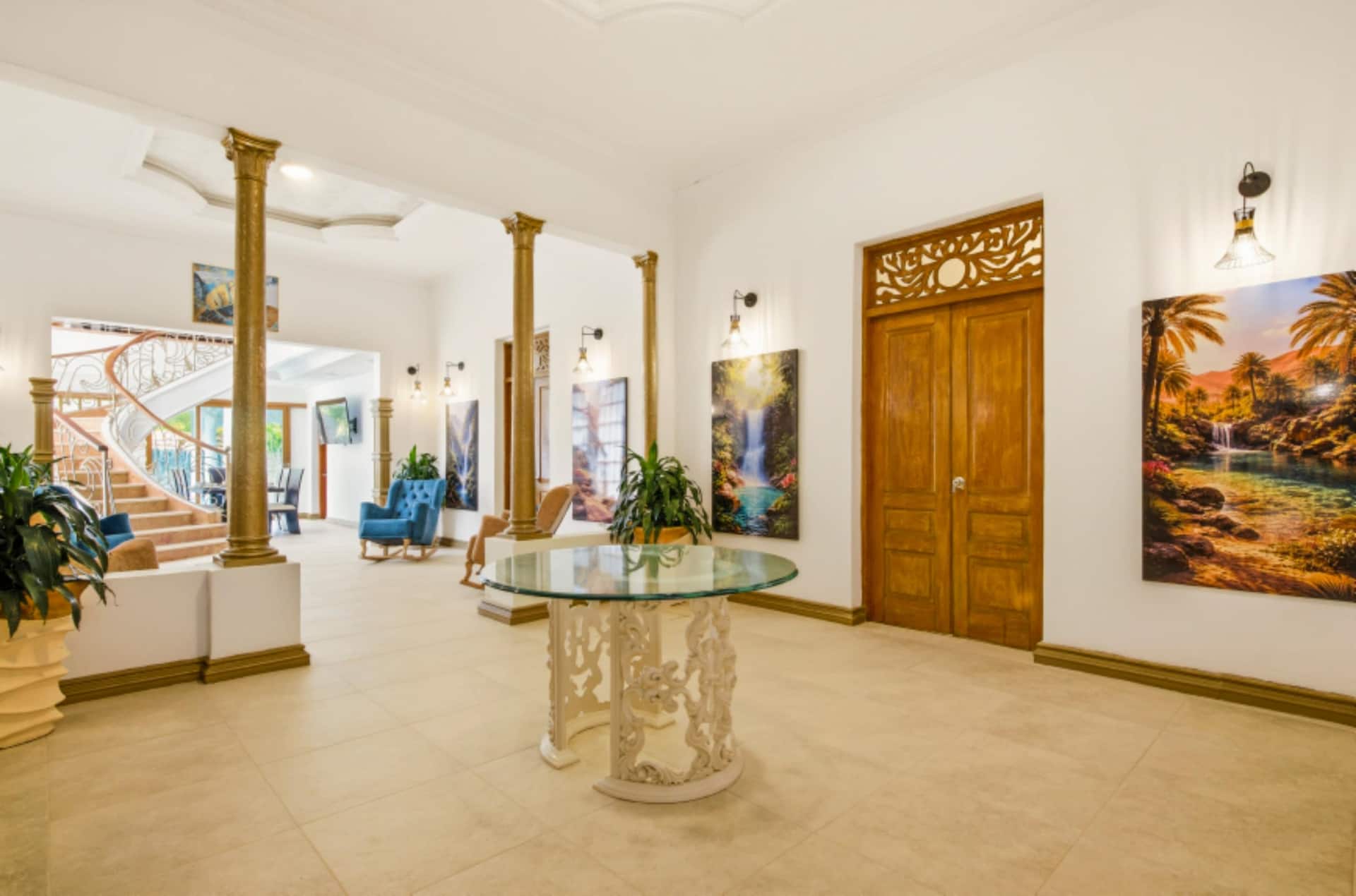 La Aurea 7BR Luxury Oasis | Pool & Jacuzzi