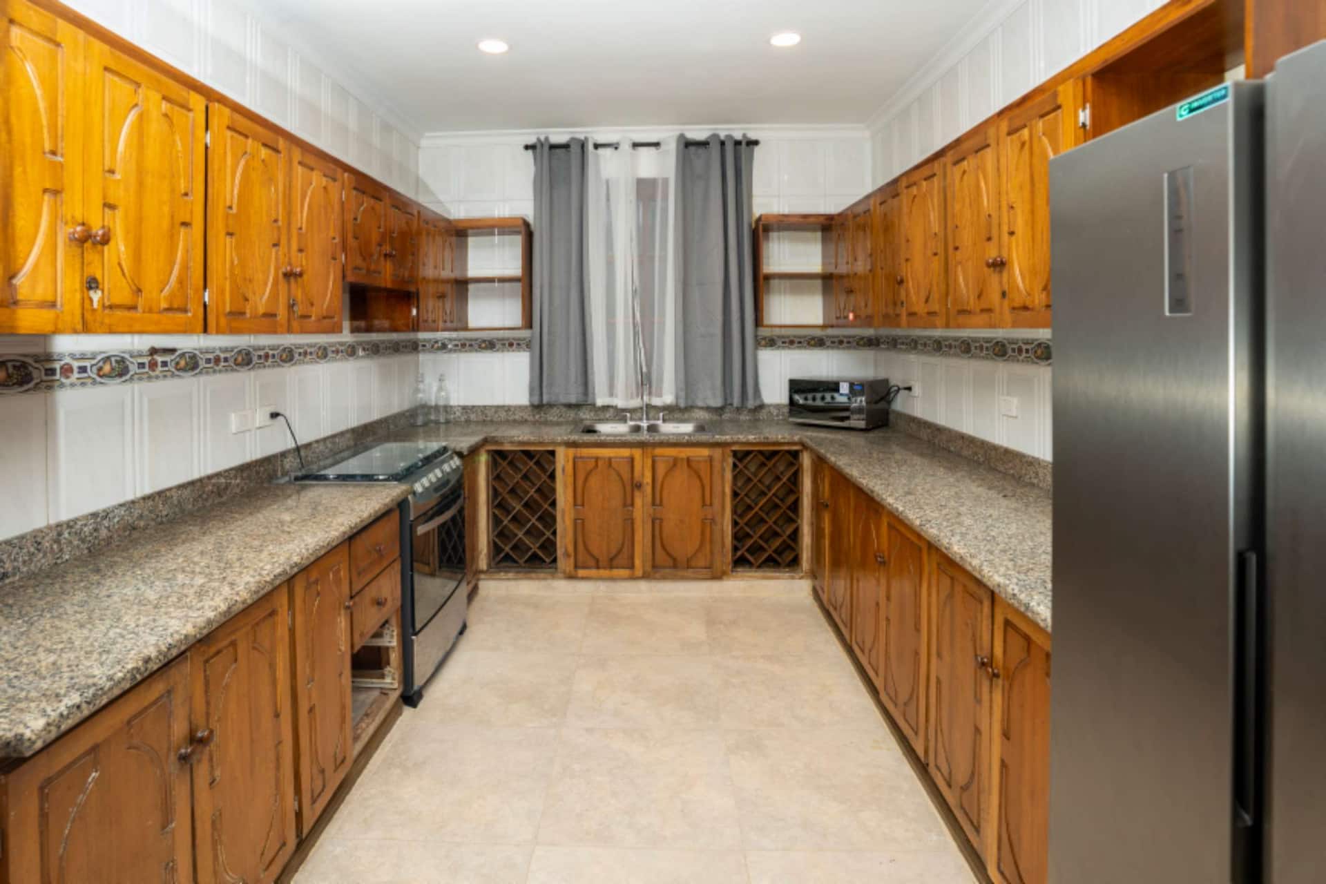 La Aurea 7BR Luxury Oasis | Pool & Jacuzzi Full Photo 7