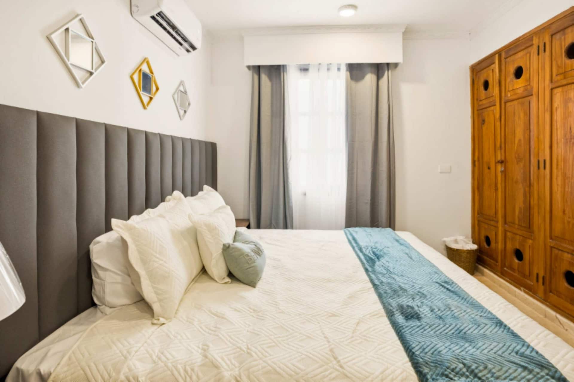 La Aurea 7BR Luxury Oasis | Pool & Jacuzzi Full Photo 12